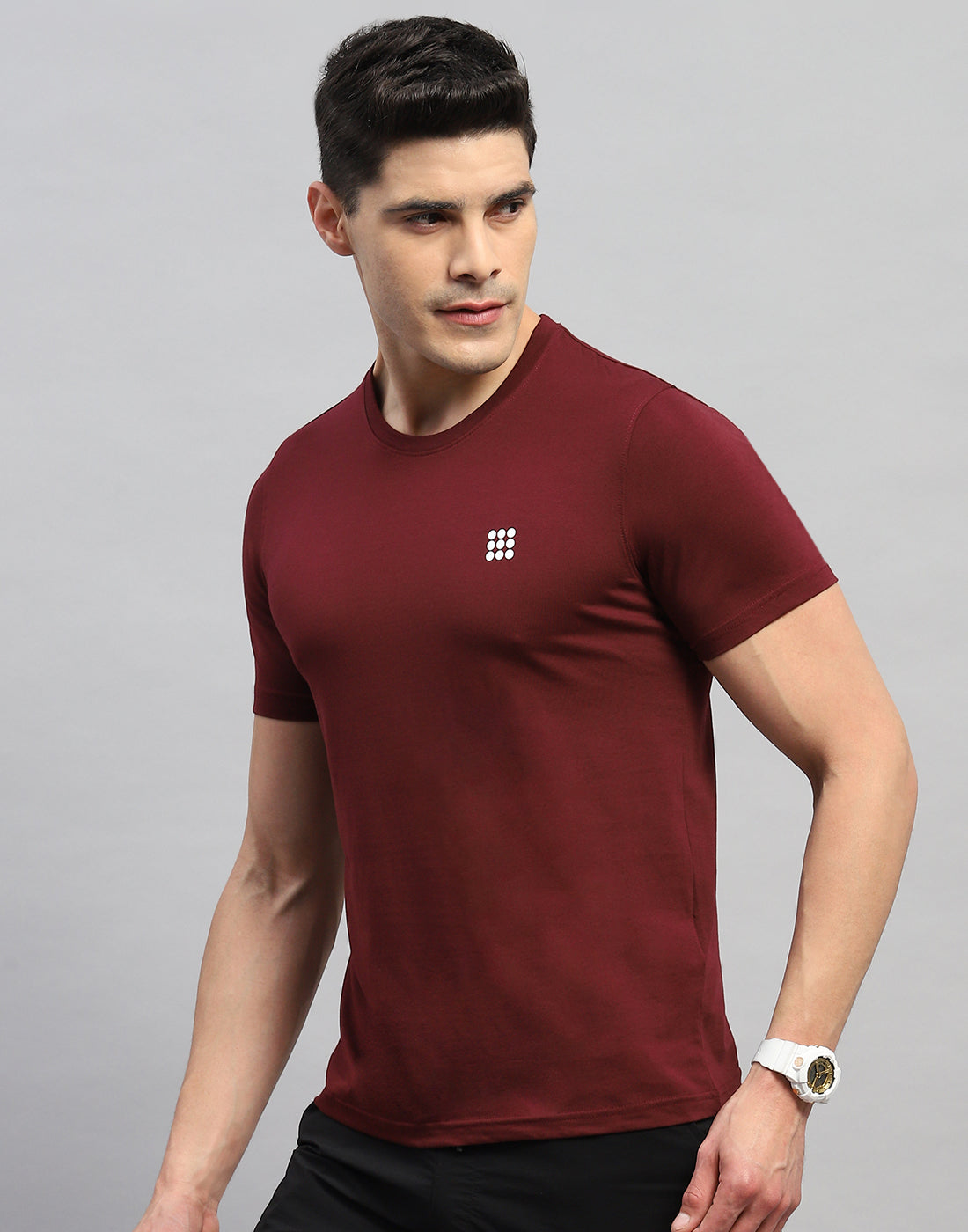 Rock.it Men Maroon Solid Round Neck Half Sleeve T-Shirt