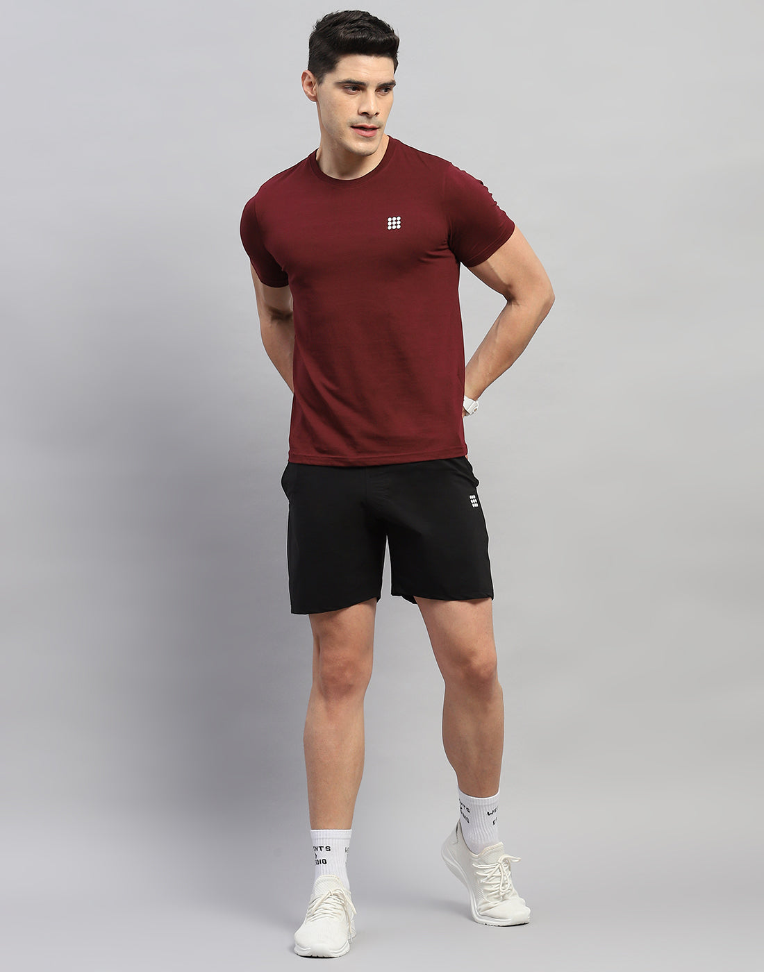 Rock.it Men Maroon Solid Round Neck Half Sleeve T-Shirt