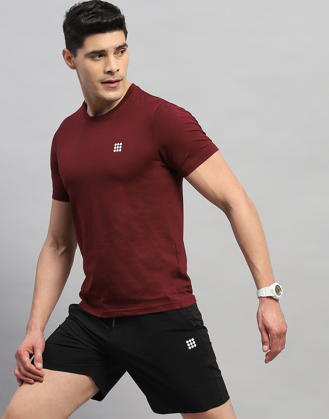 Rock.it Men Maroon Solid Round Neck Half Sleeve T-Shirt