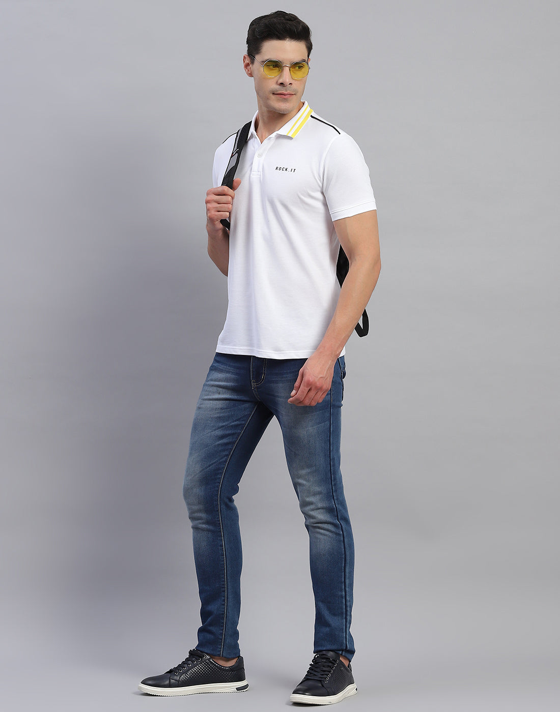 Rock.it Men White Solid Collar Half Sleeve T-Shirt