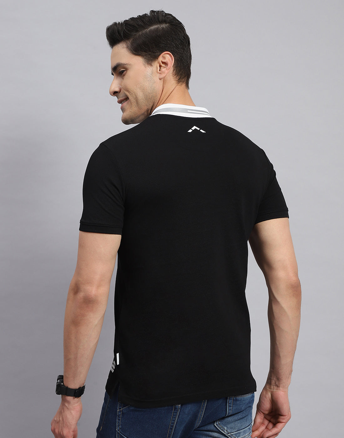Rock.it Men Black Solid Collar Half Sleeve T-Shirt
