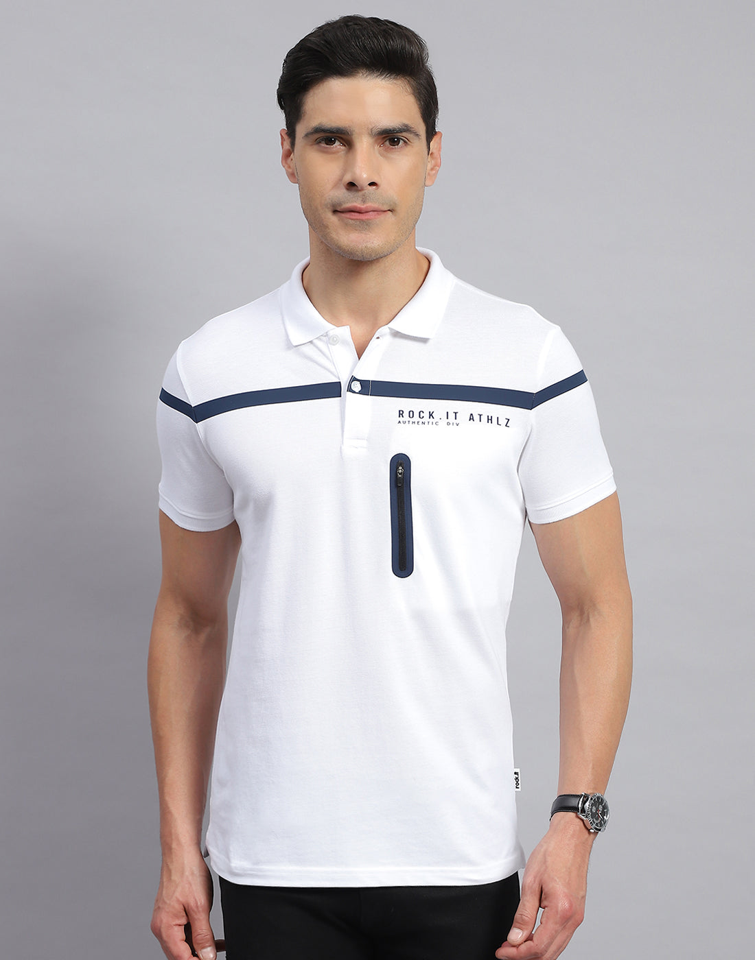 Men White Solid Collar Half Sleeve T-Shirt