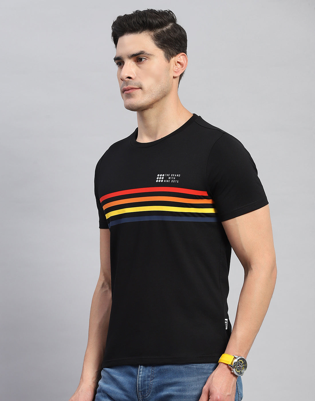 Men Black Stripe Round Neck Half Sleeve T-Shirt
