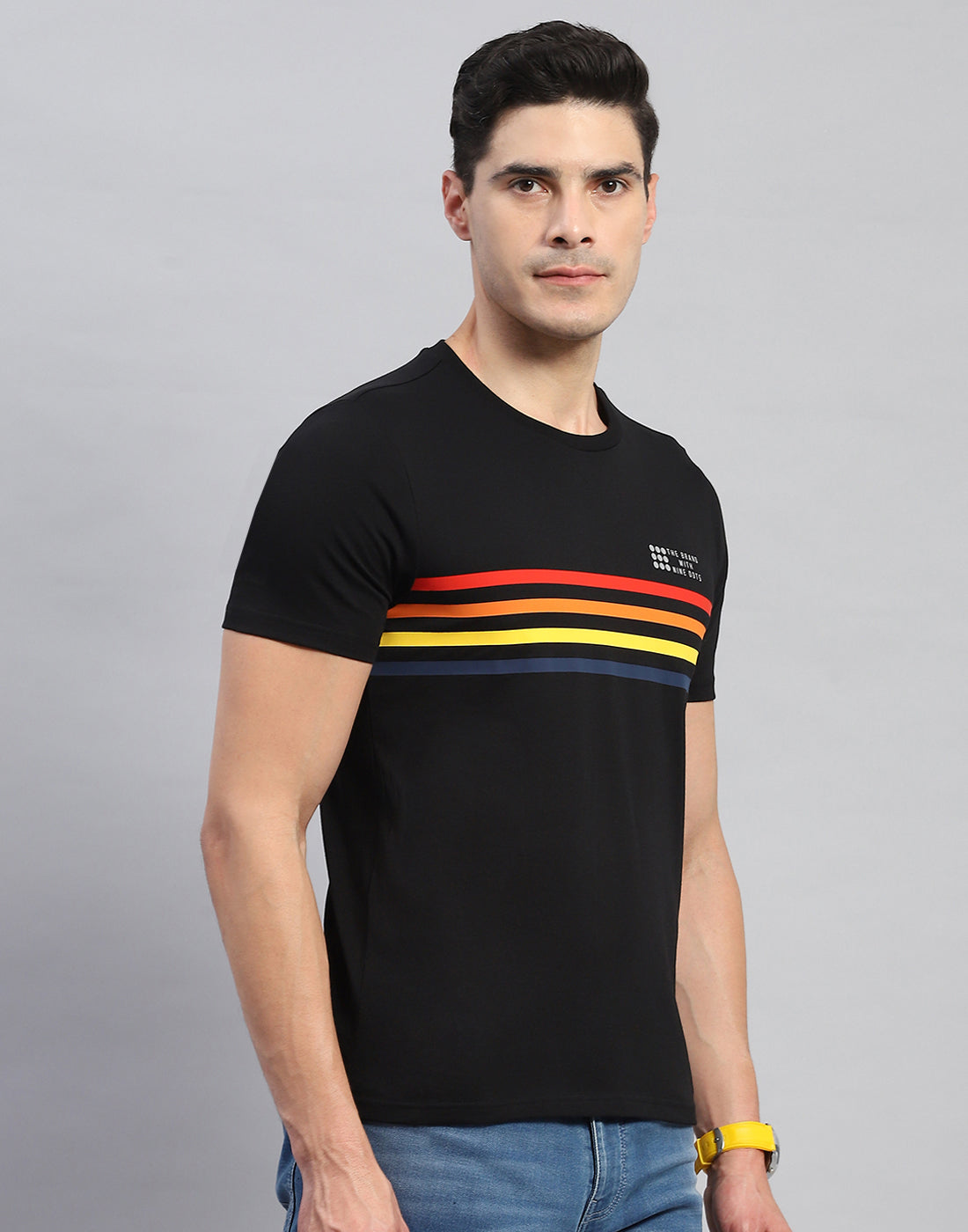 Men Black Stripe Round Neck Half Sleeve T-Shirt