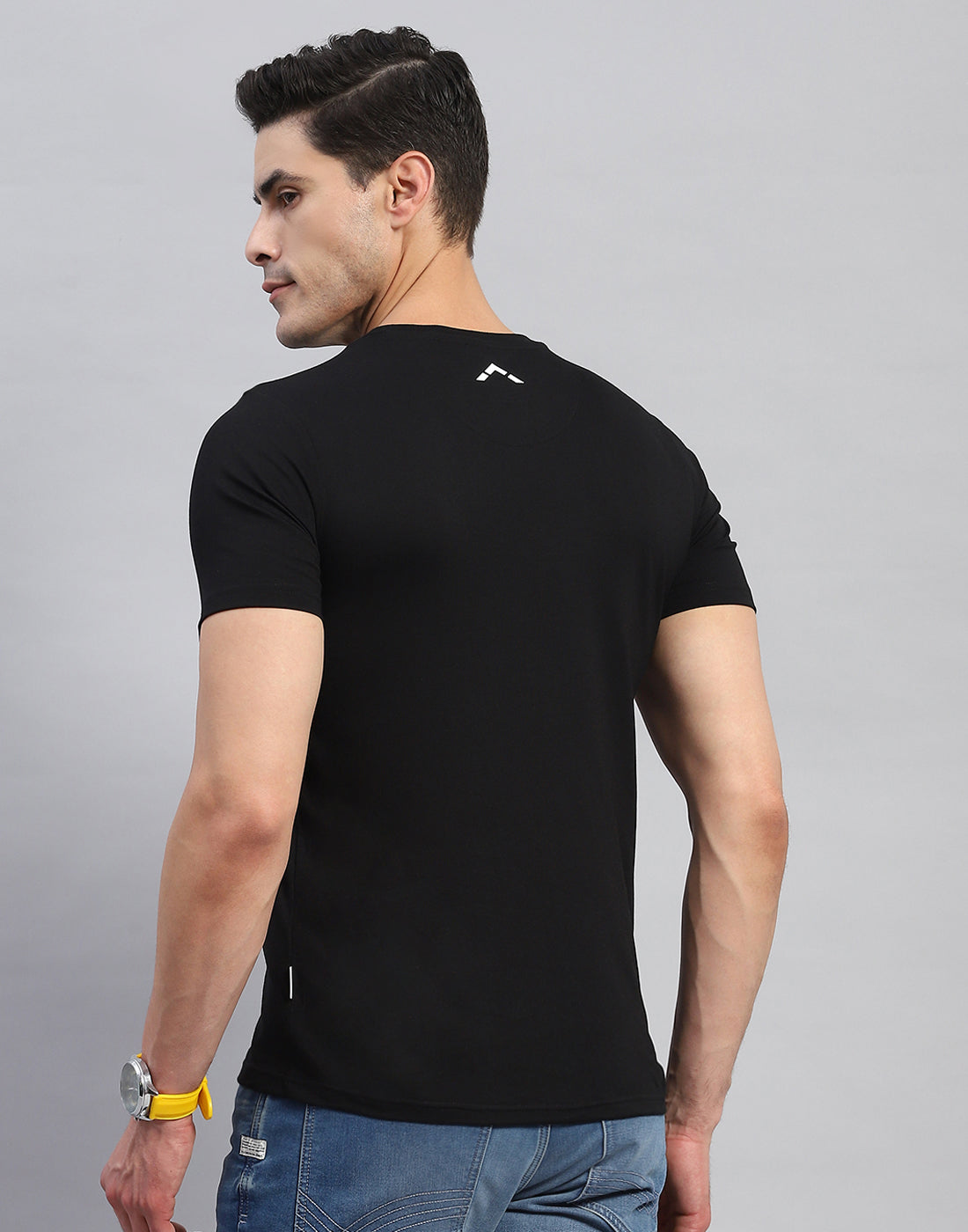 Rock.it Men Black Stripe Round Neck Half Sleeve T-Shirt