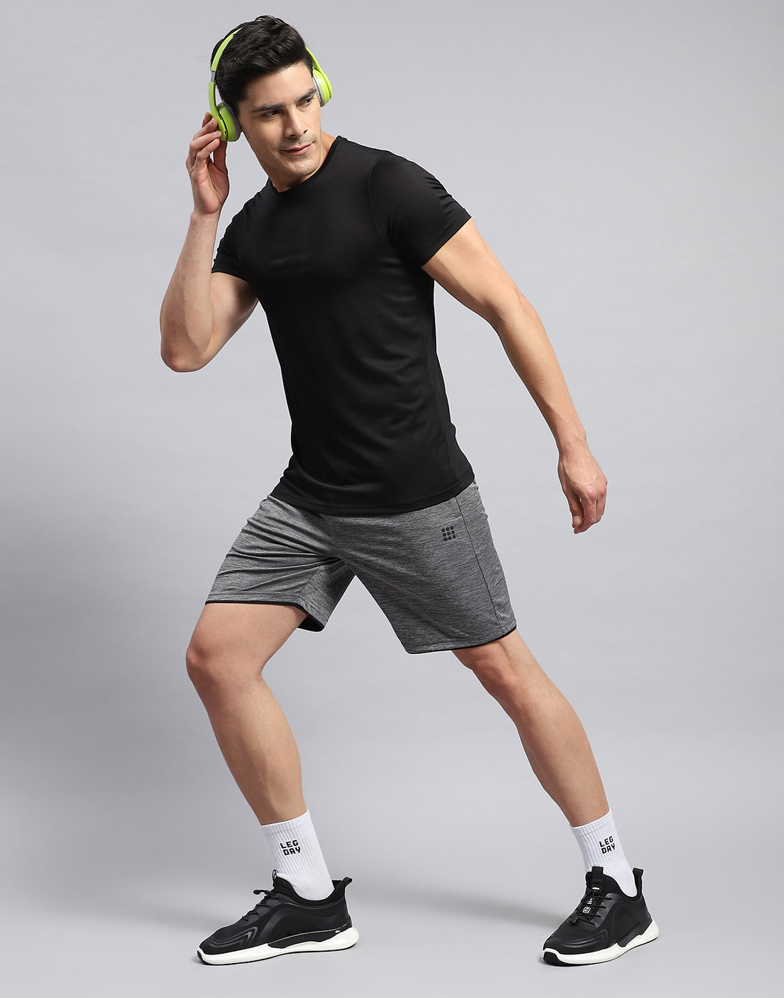 Rock.it Men Black Self Design Round Neck Half Sleeve T-Shirt