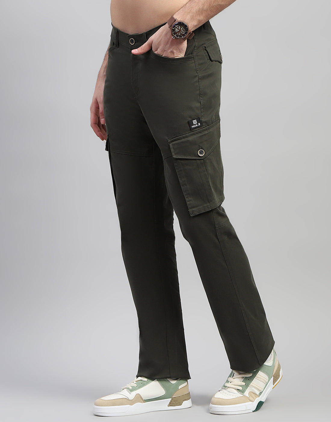 Rock.it Men Olive Solid Regular Fit Cargo