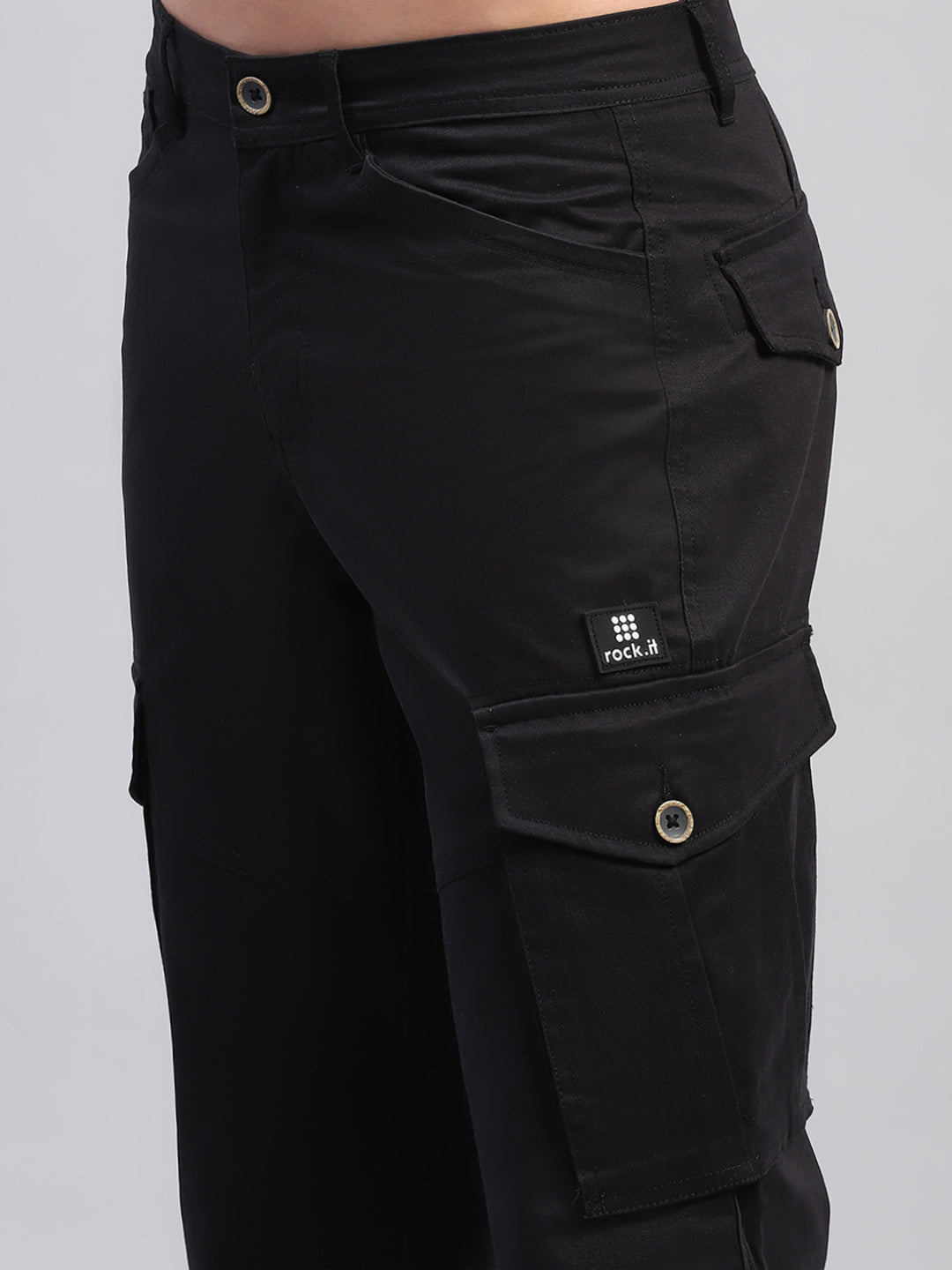 Rock.it Men Black Solid Regular Fit Cargo