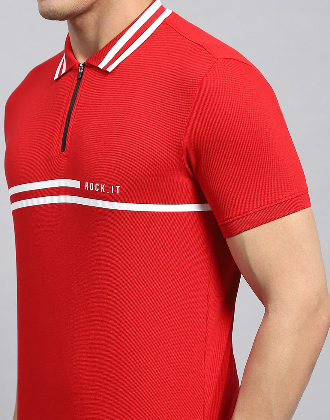 Men Red Solid Collar Half Sleeve T-Shirt