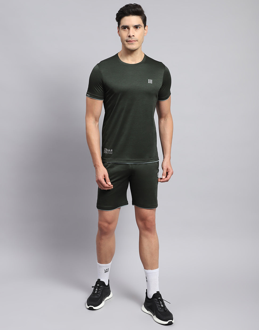 Rock.it Men Olive Solid Round Neck Half Sleeve Short