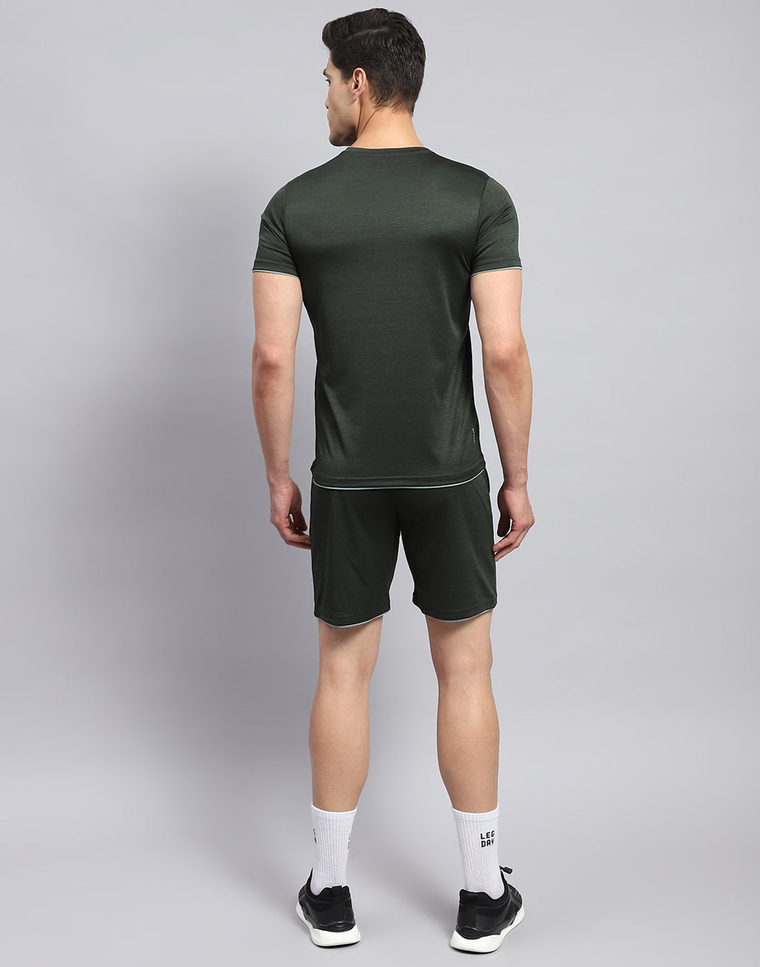 Rock.it Men Olive Solid Round Neck Half Sleeve Short