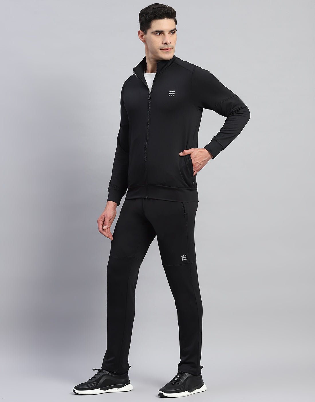 Rock.it Men Black Solid Round Neck Full Sleeve Tracksuit