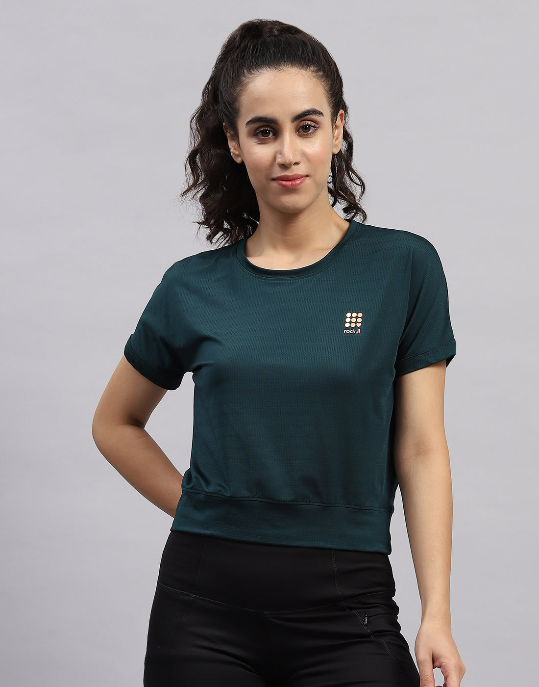 Rock.it Women Green Solid Round Neck Half Sleeve Top