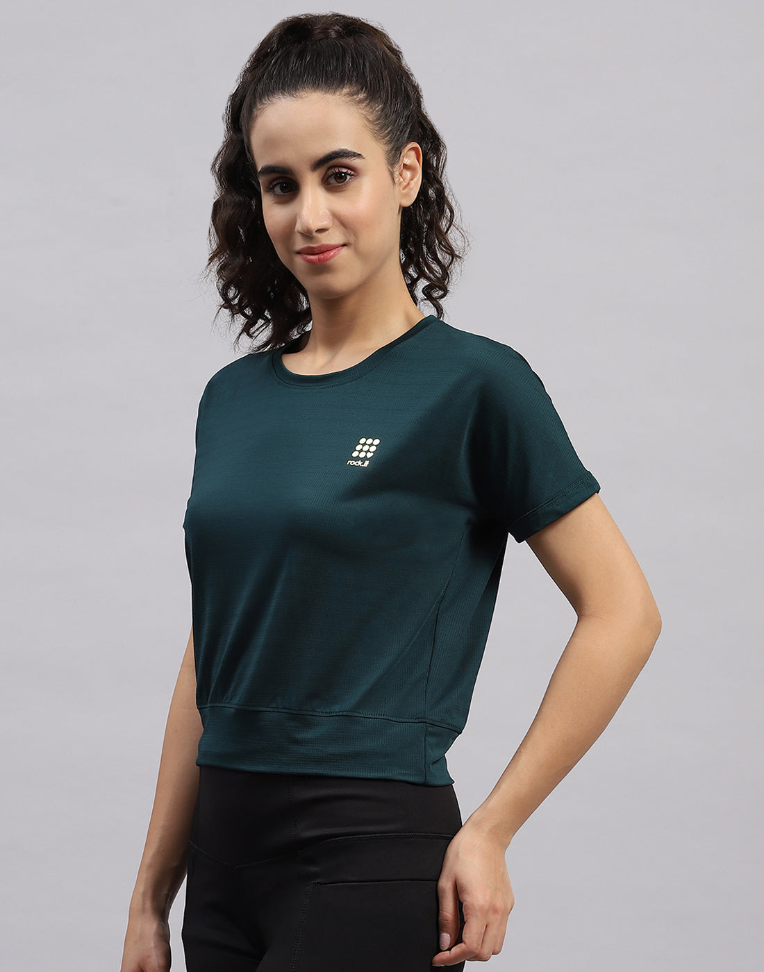 Rock.it Women Green Solid Round Neck Half Sleeve Top