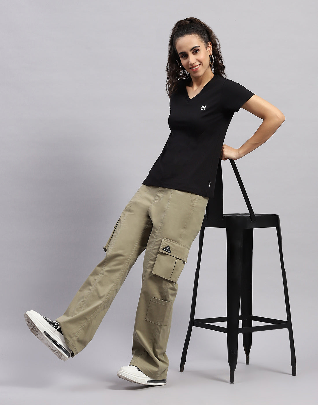 Rock.it Women Black Solid V Neck Half Sleeve Top