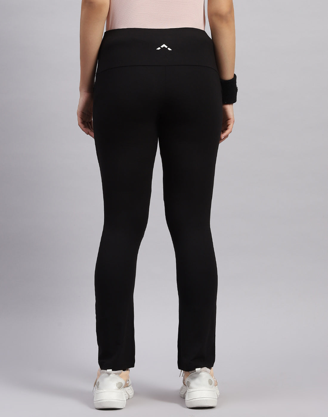 Women Black Solid Regular Fit Yoga Pant