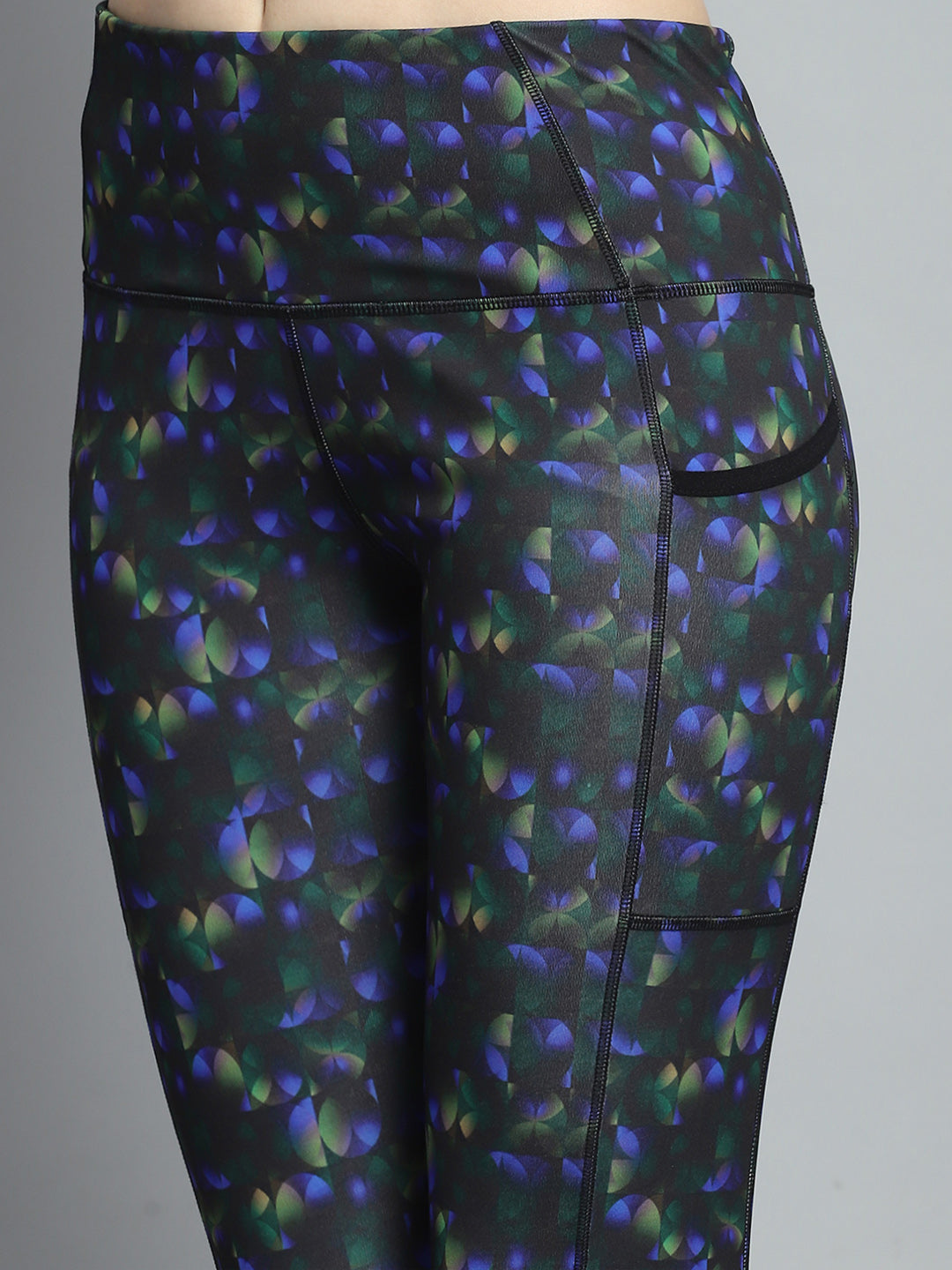 Rock.it Women Black Printed Mock Neck Full Sleeve 3Pc Cords Set