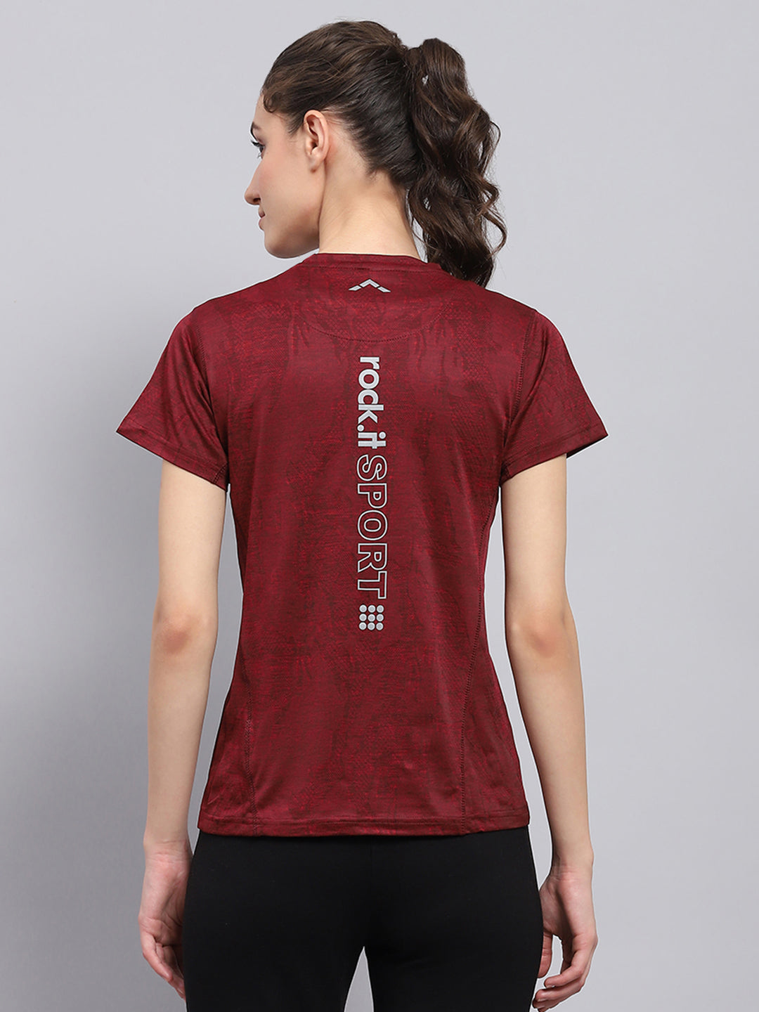 Rock.it Women Maroon Printed Round Neck Half Sleeve Top