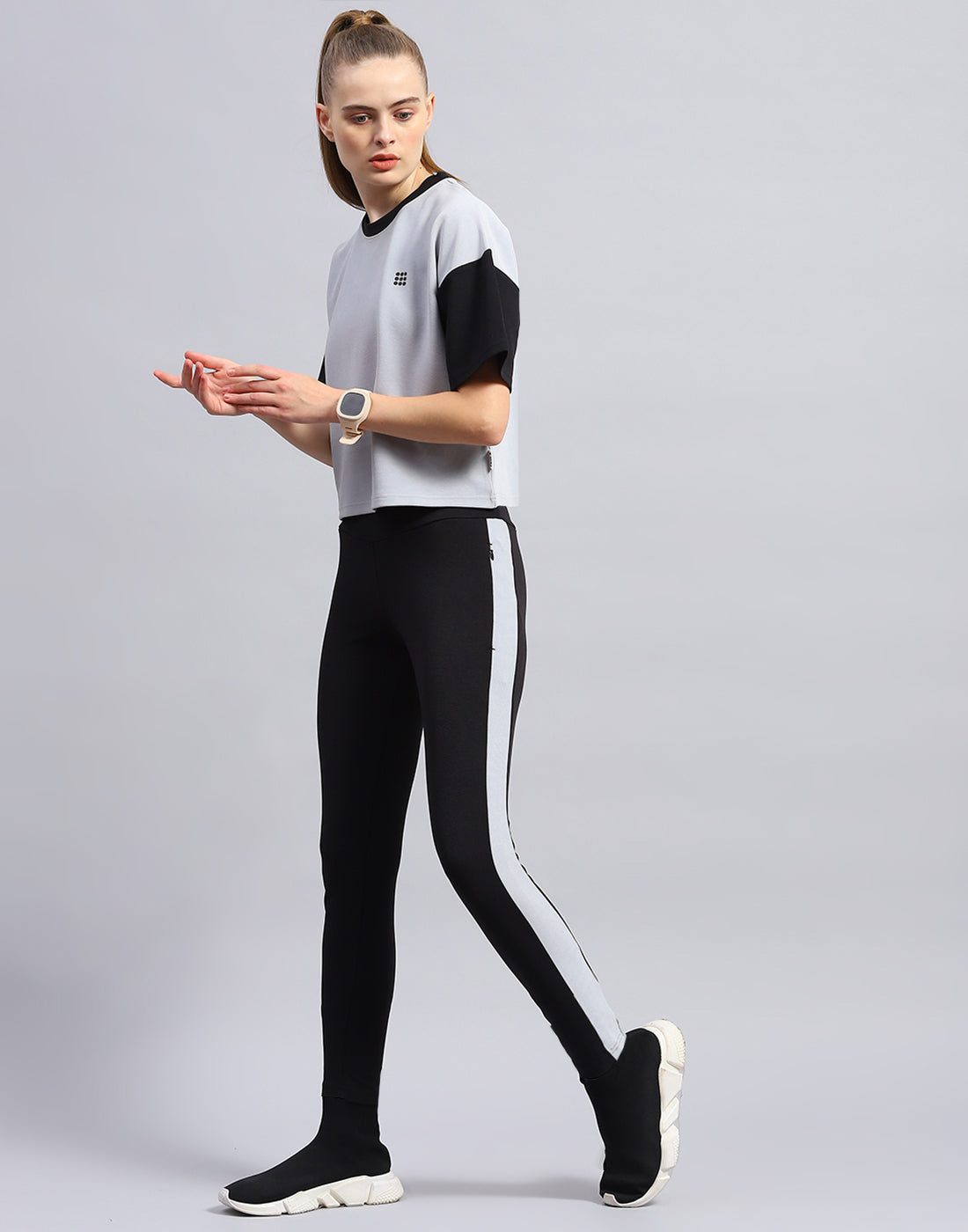 Rock.it Women Grey & Black Solid Round Neck Half Sleeve Cords Set