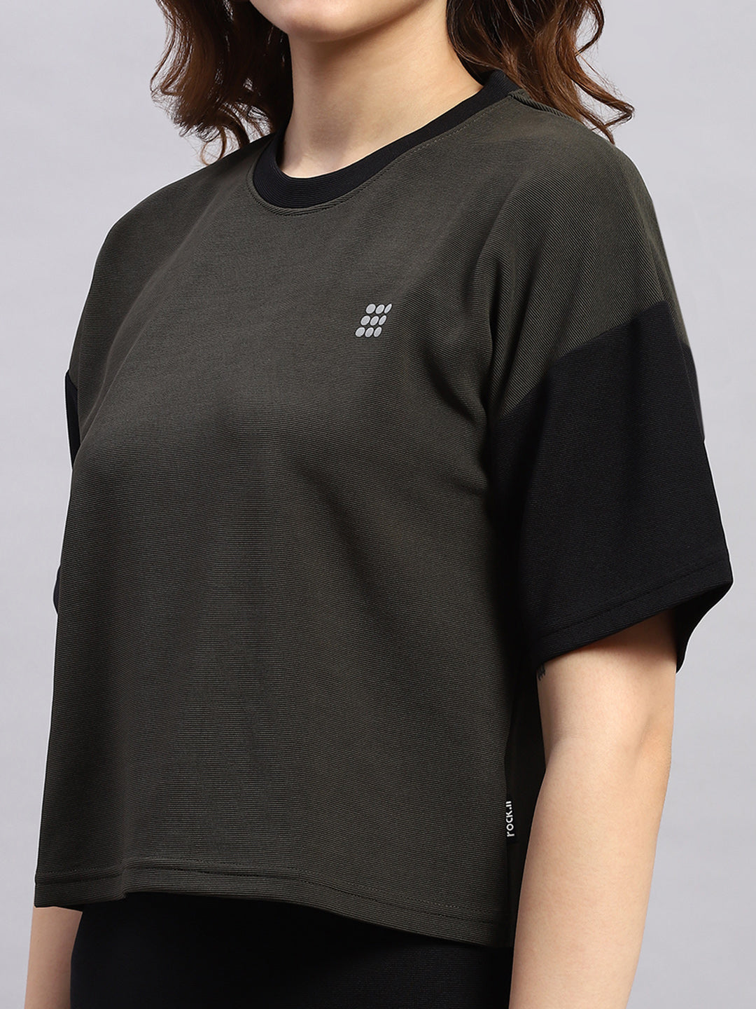 Rock.it Women Olive & Black Solid Round Neck Half Sleeve Cords Set
