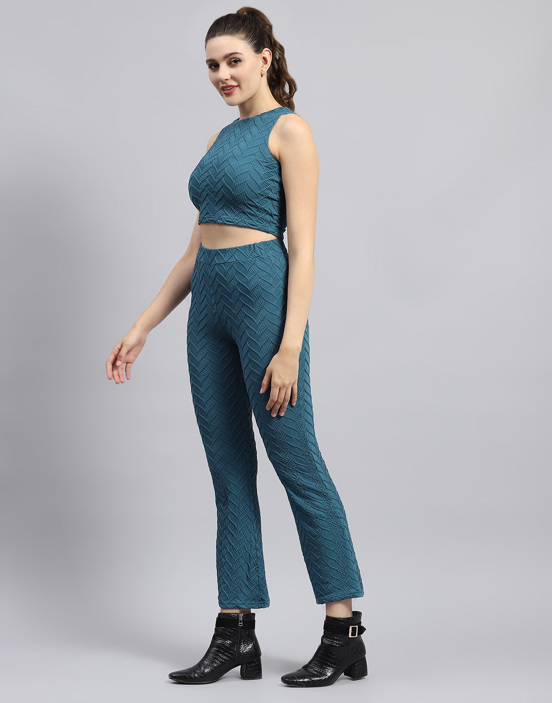 Rock.it Women Green Self Design Round Neck Sleeveless Cords Set