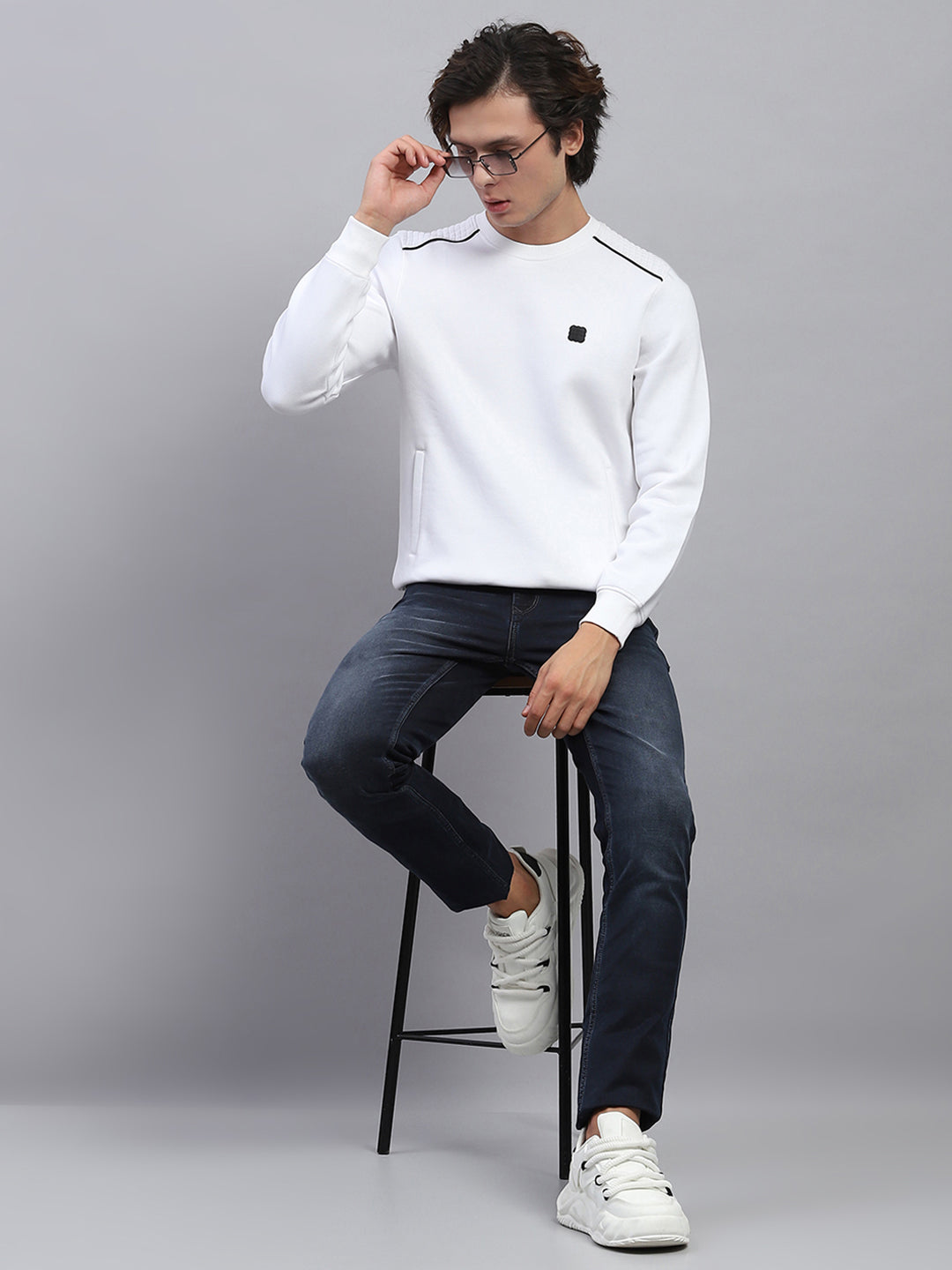 Rock.it Men White Solid Round Neck Full Sleeve Sweatshirt