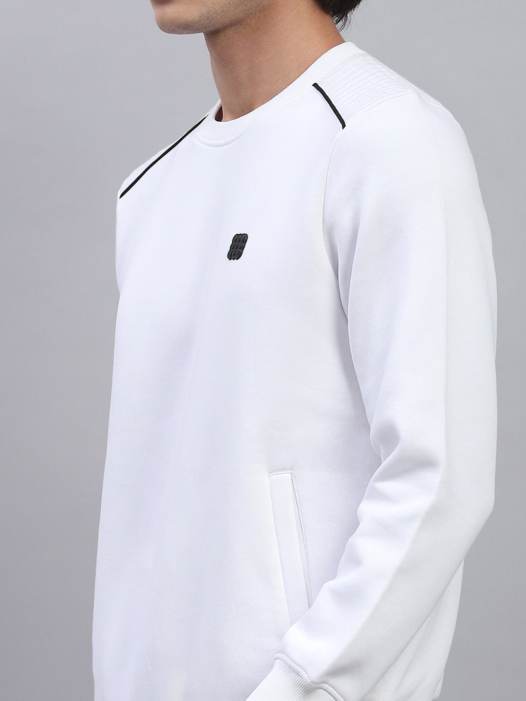 Rock.it Men White Solid Round Neck Full Sleeve Sweatshirt