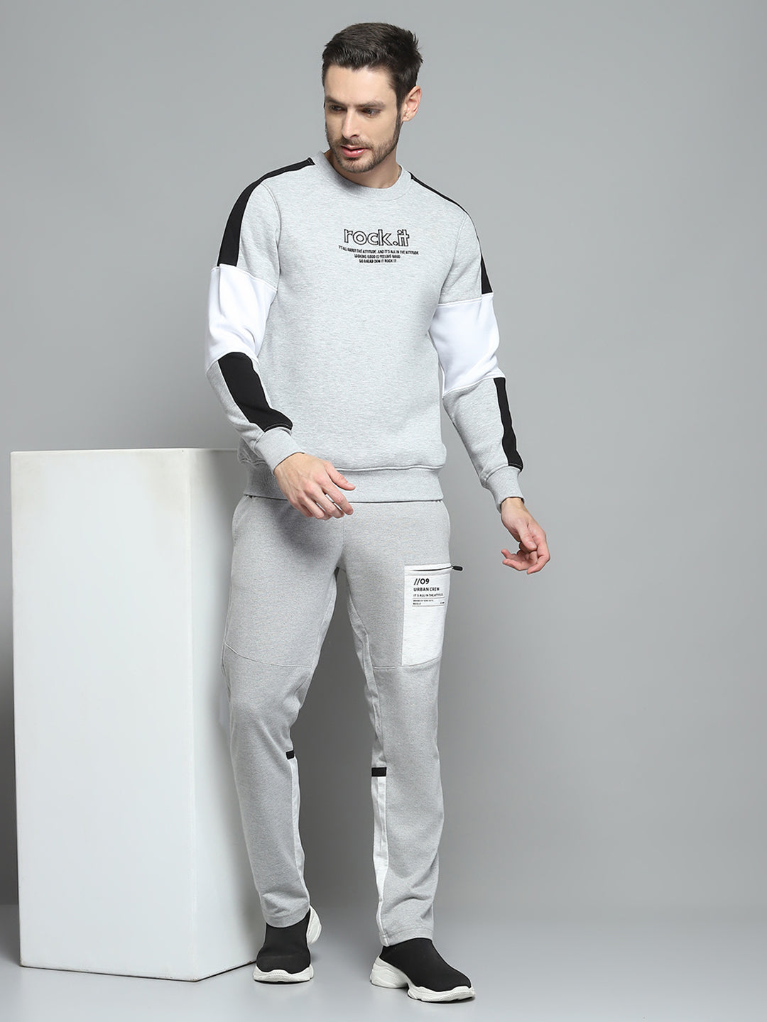 Rock.it Men Grey Printed Round Neck Full Sleeve Sweatshirt