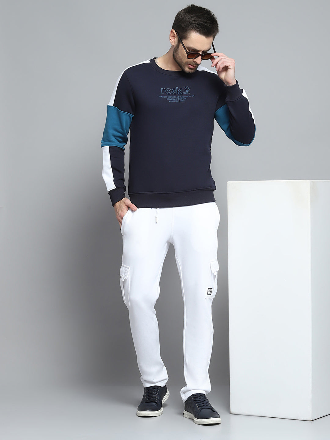 Rock.it Men Navy Blue Printed Round Neck Full Sleeve Sweatshirt