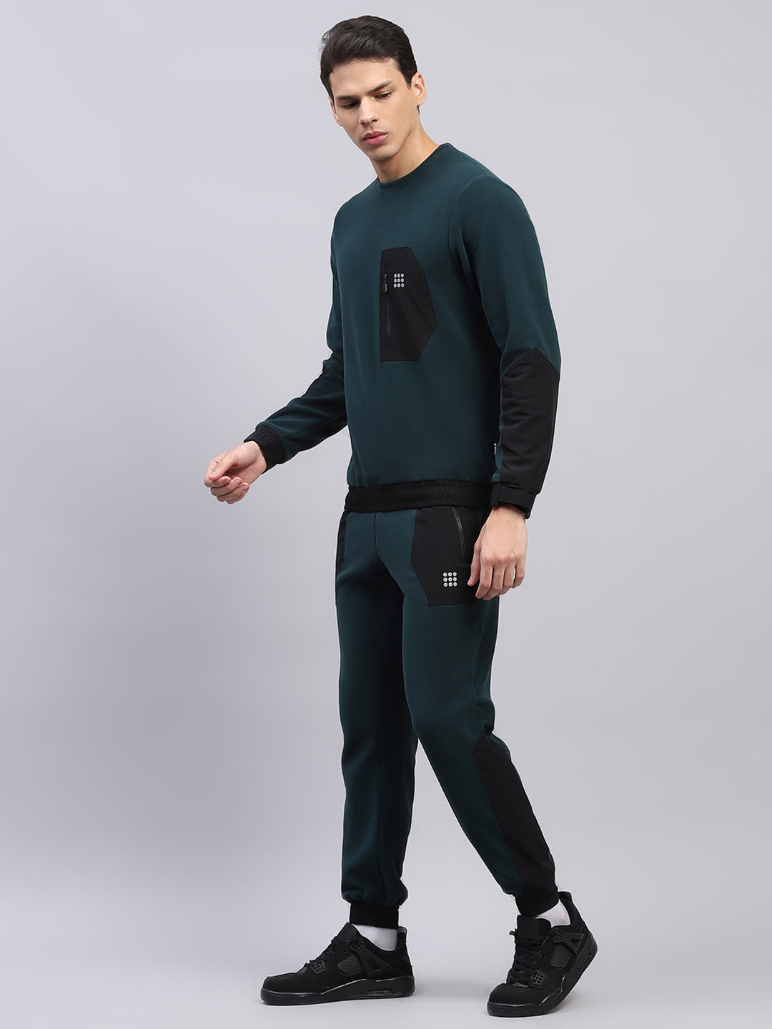 Rock.it Men Green Solid Round Neck Full Sleeve Winter Tracksuit