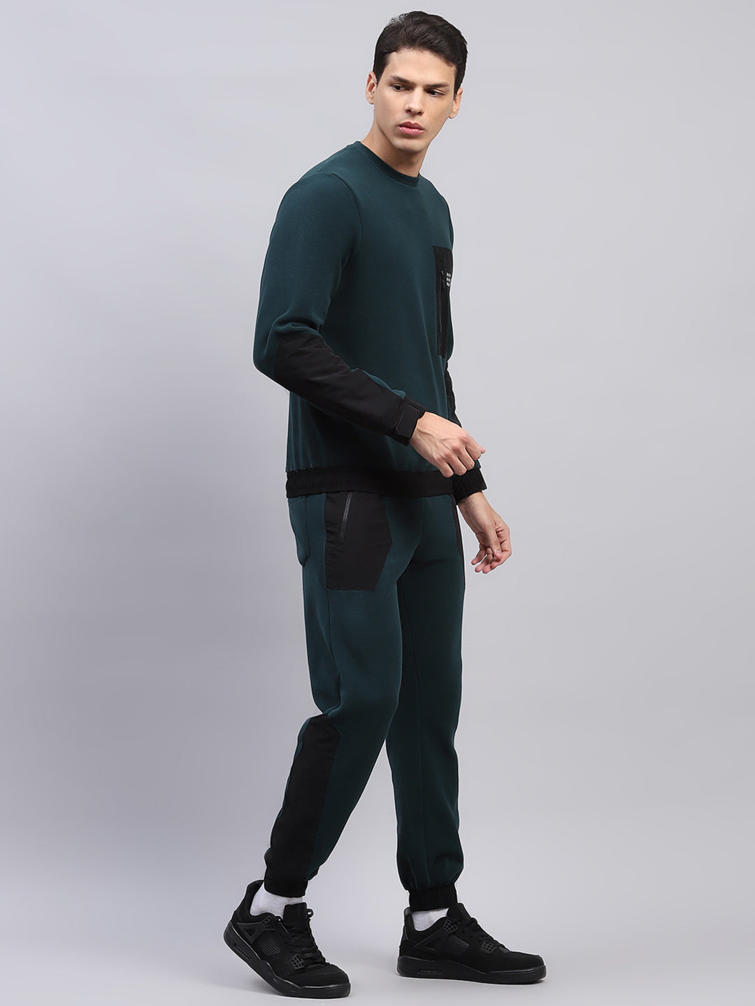 Rock.it Men Green Solid Round Neck Full Sleeve Winter Tracksuit