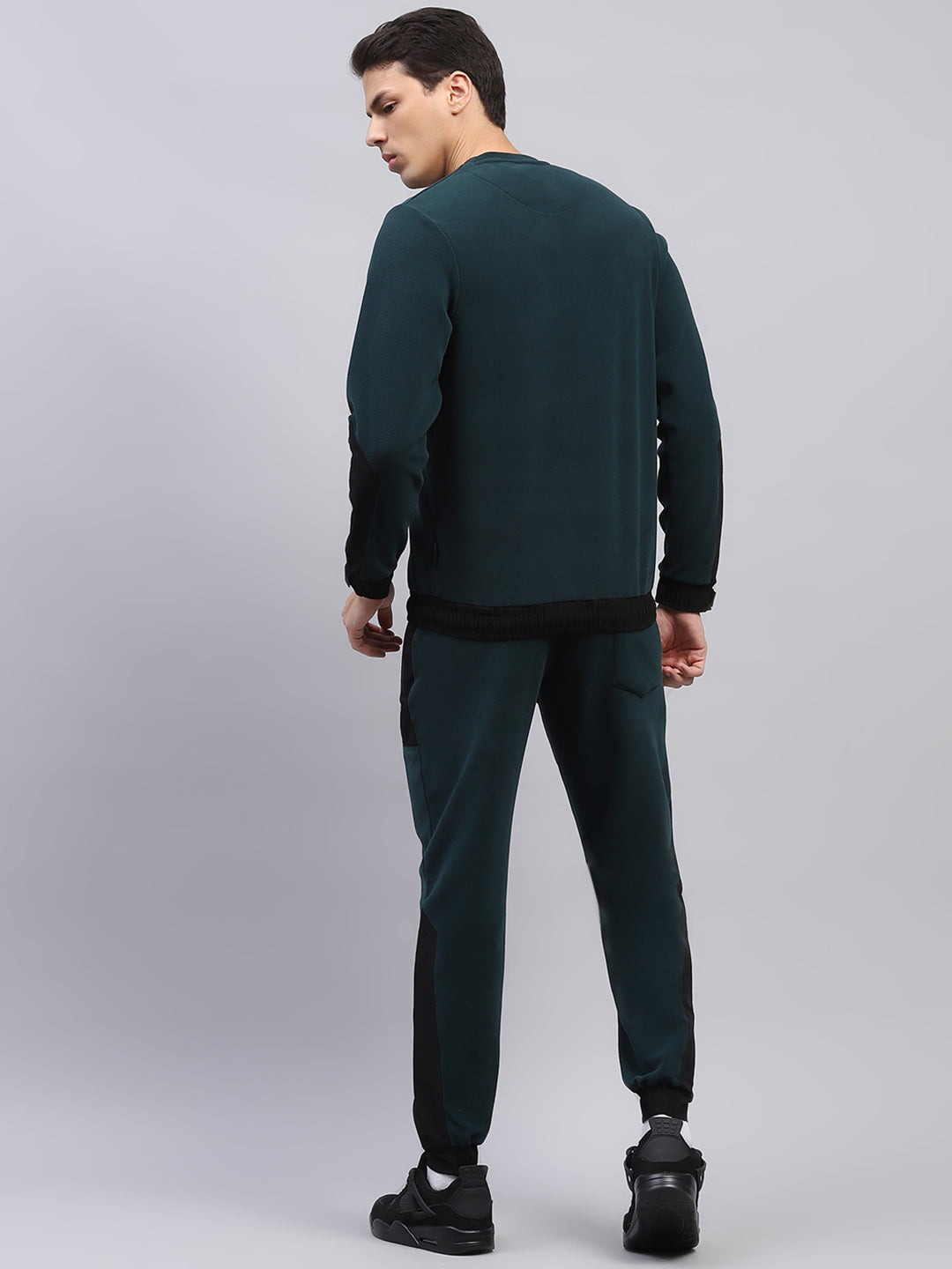 Rock.it Men Green Solid Round Neck Full Sleeve Winter Tracksuit