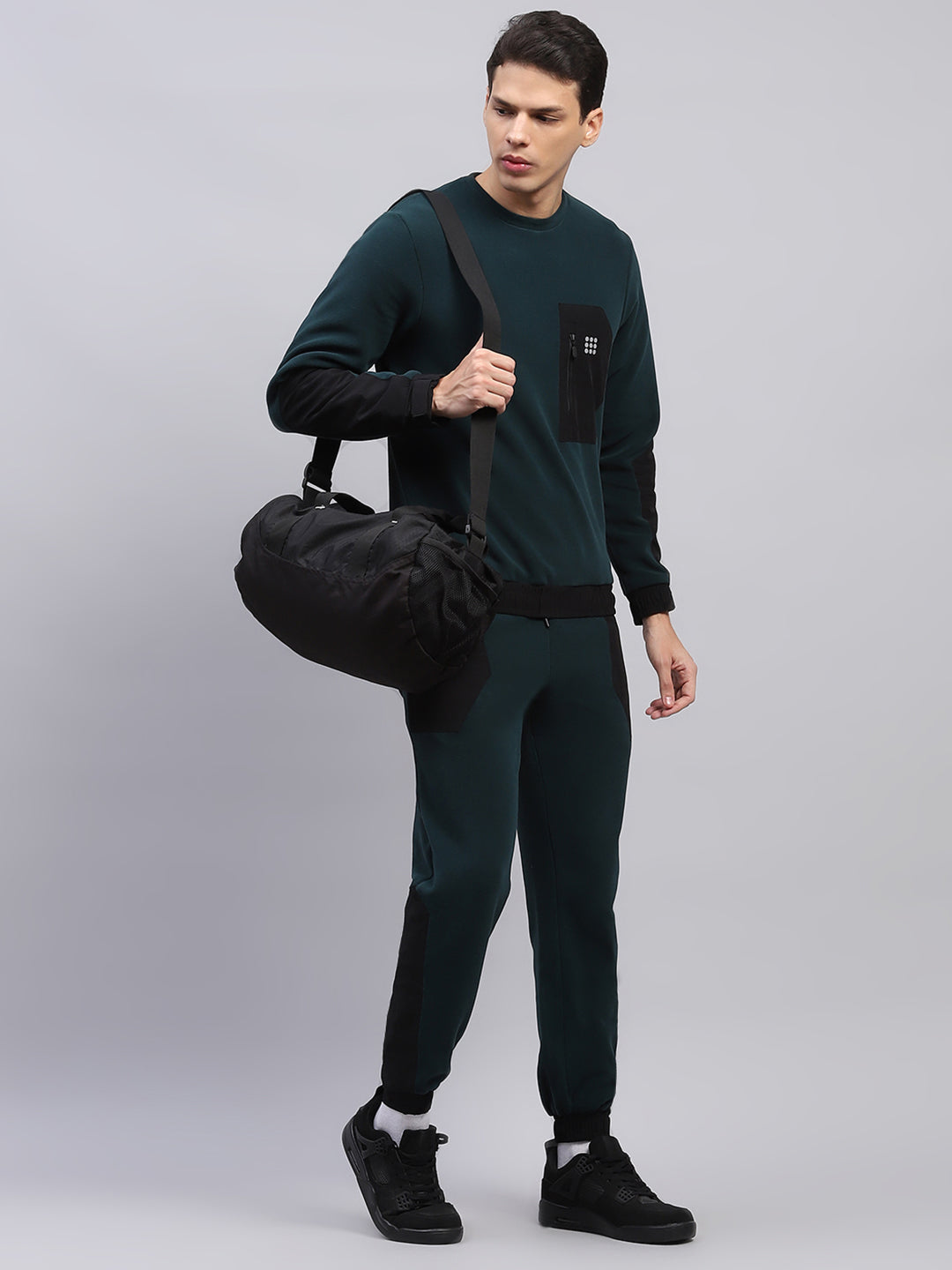 Rock.it Men Green Solid Round Neck Full Sleeve Winter Tracksuit