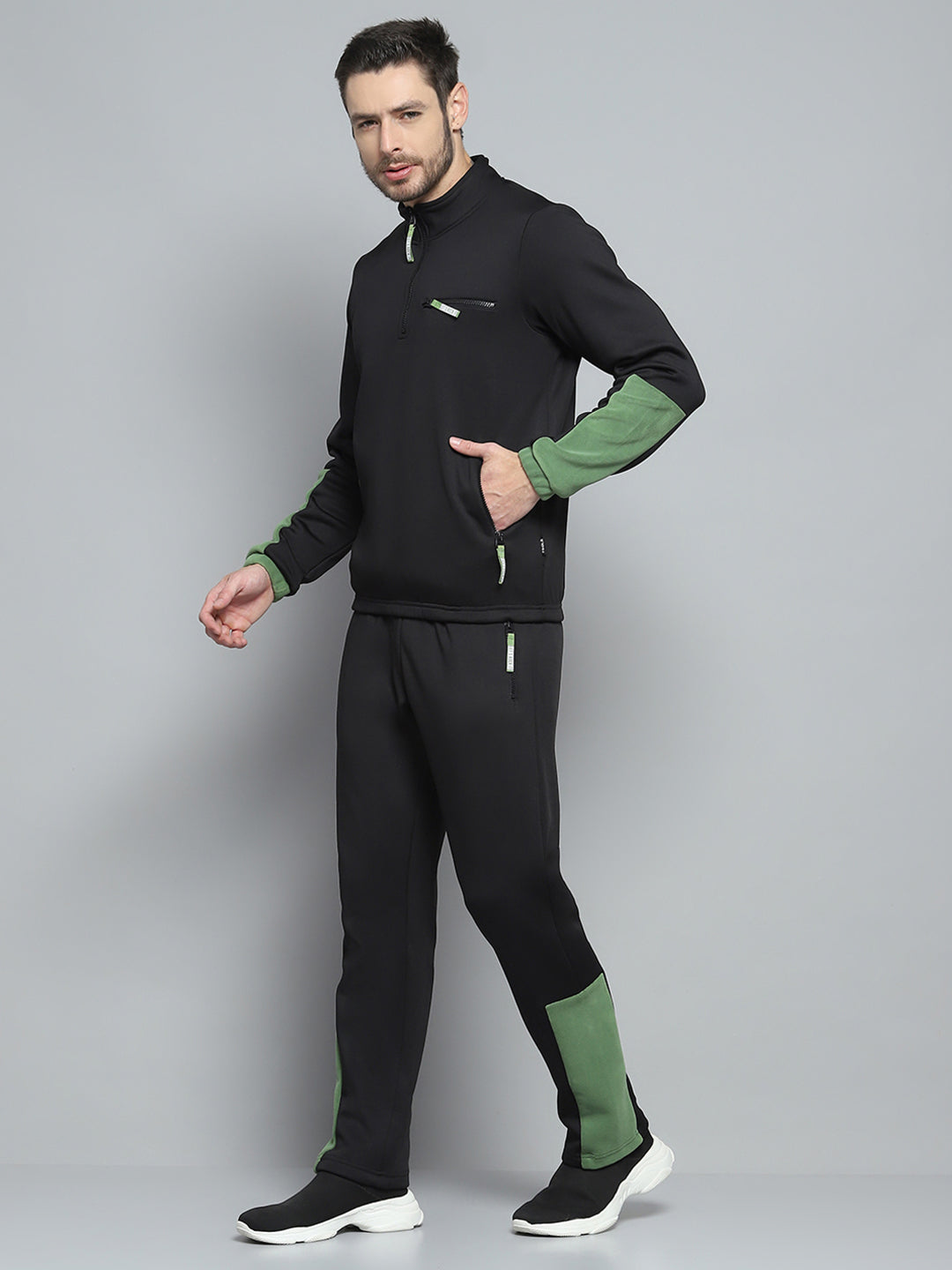 Rock.it Men Black Solid Mock Neck Full Sleeve Winter Tracksuit