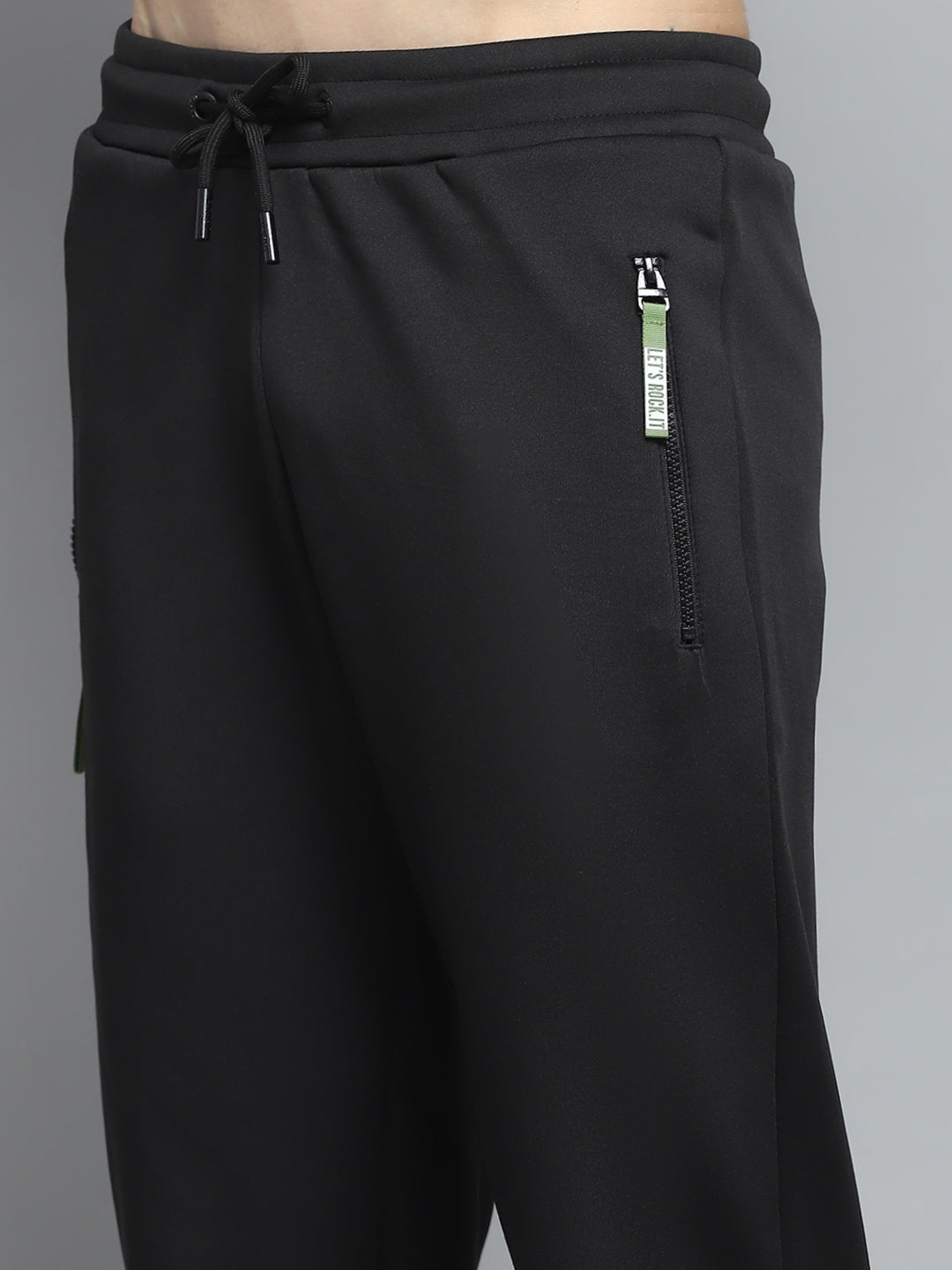 Rock.it Men Black Solid Mock Neck Full Sleeve Winter Tracksuit