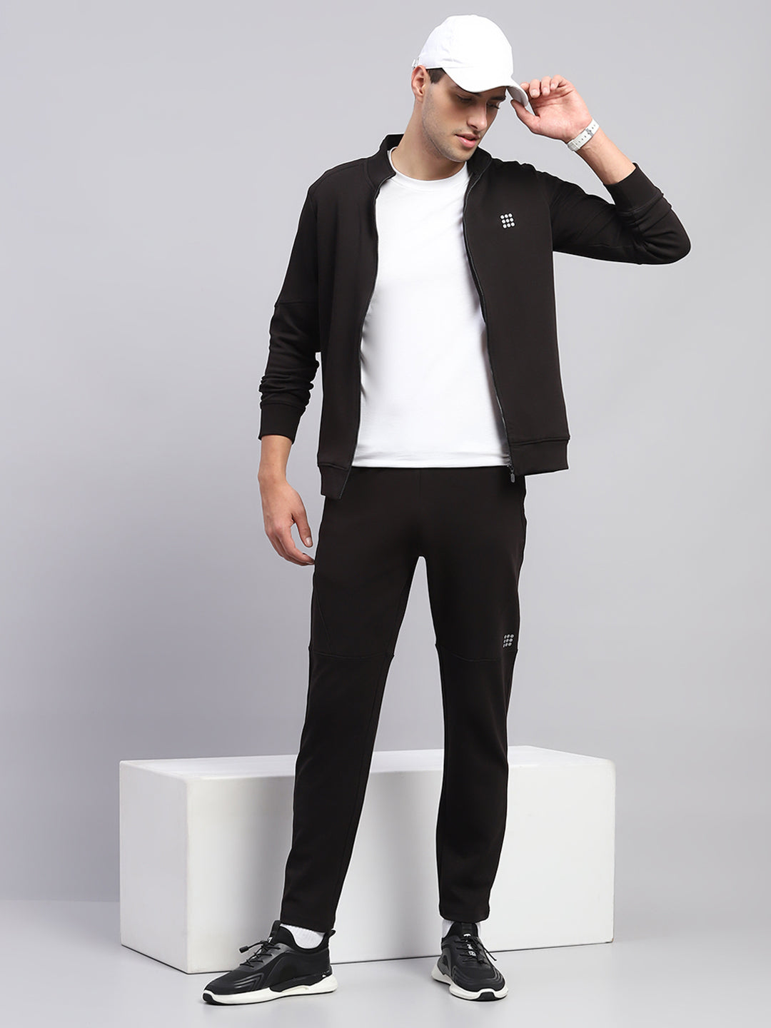 Rock.it Men Black Solid Round Neck Full Sleeve Winter Tracksuit
