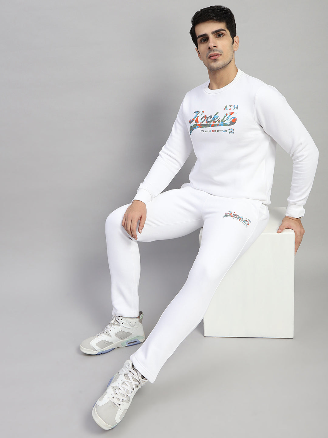 Rock.it Men White Printed Round Neck Full Sleeve Winter Tracksuit