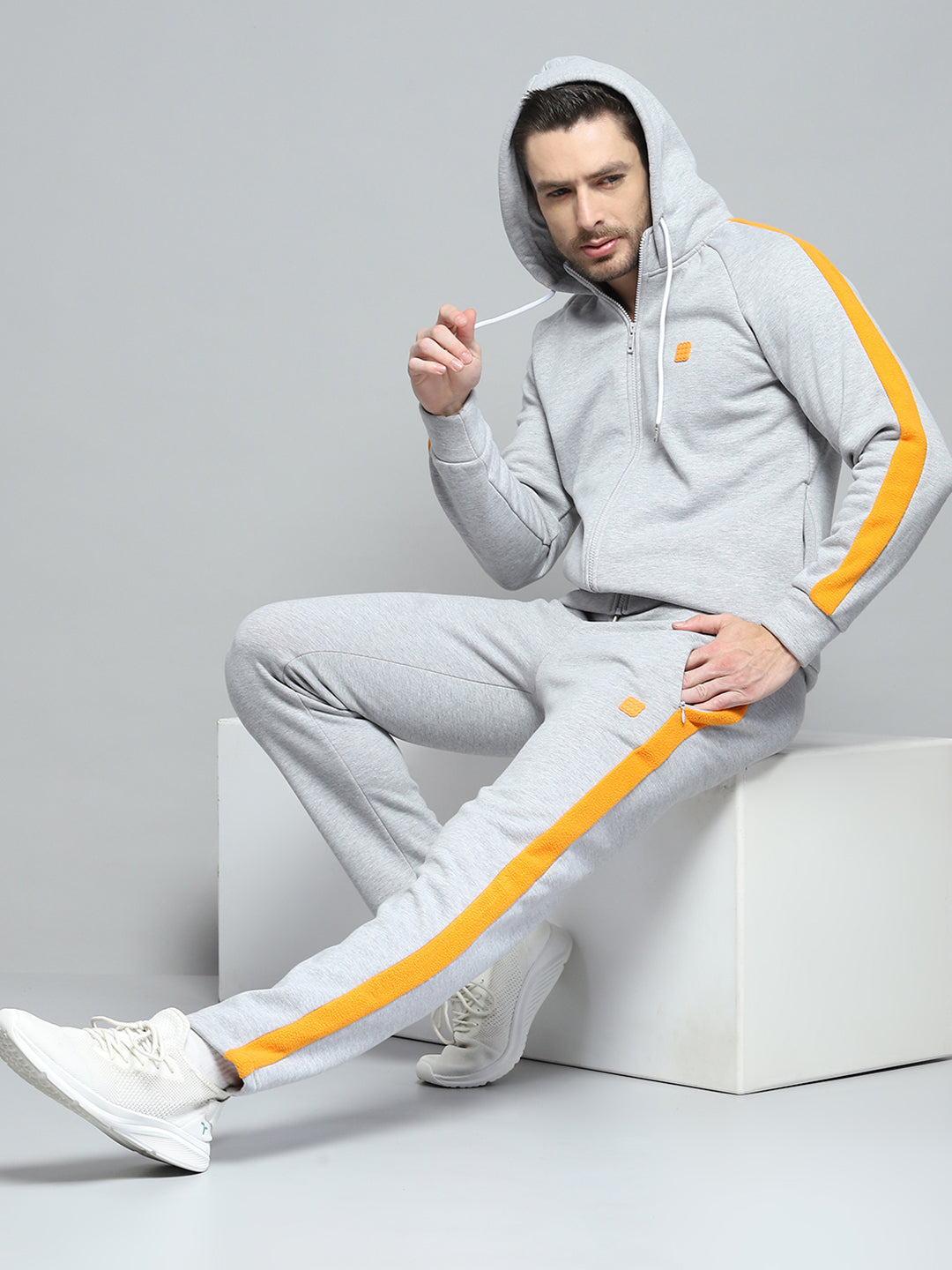 Rock.it Men Grey Solid Hooded Full Sleeve Winter Tracksuit