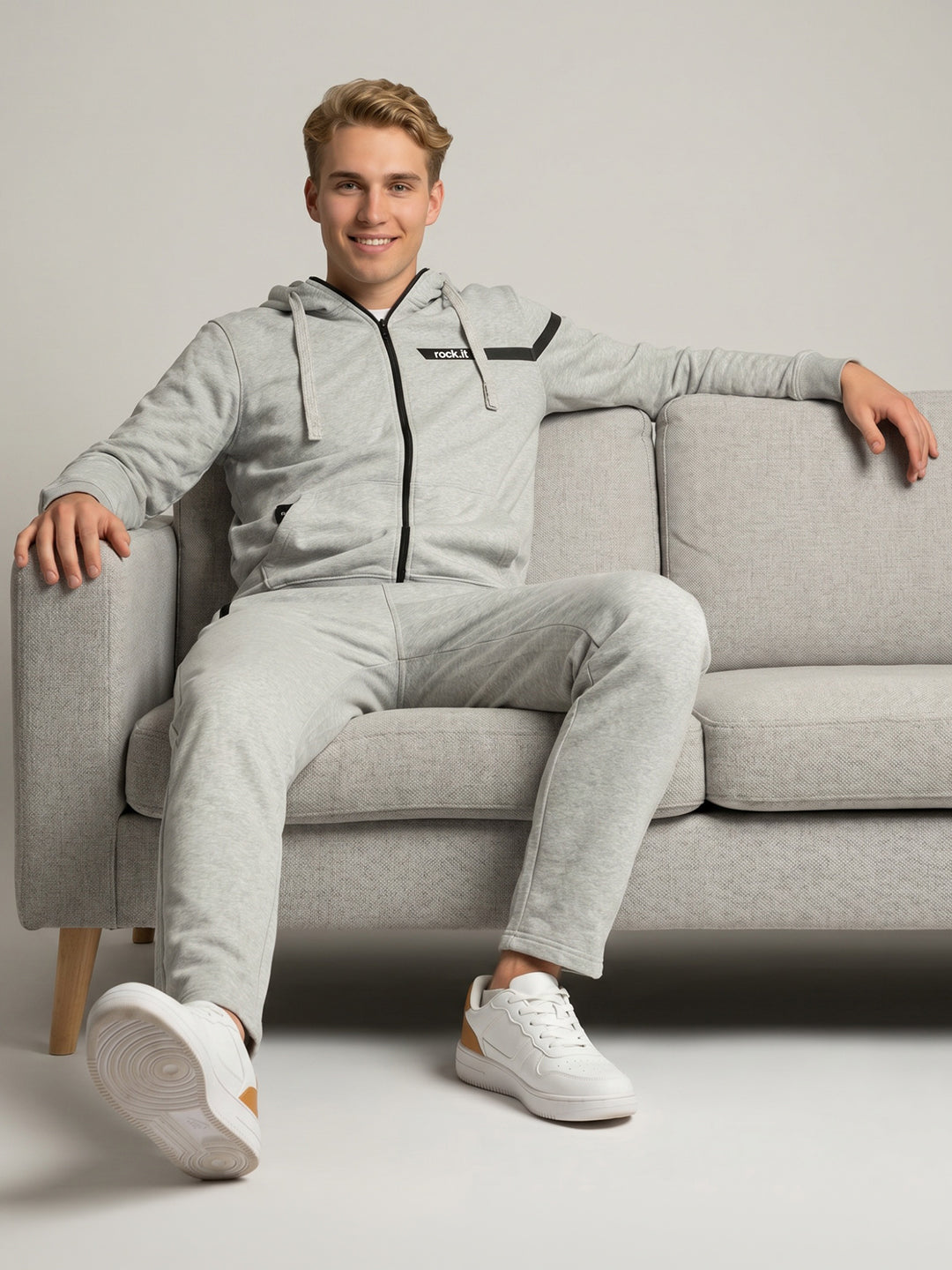 Rock.it Men Grey Solid Round Neck Full Sleeve Winter Tracksuit