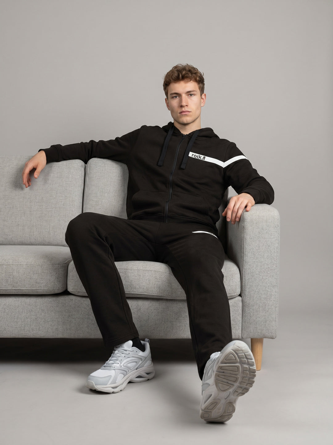 Rock.it Men Black Solid Round Neck Full Sleeve Winter Tracksuit