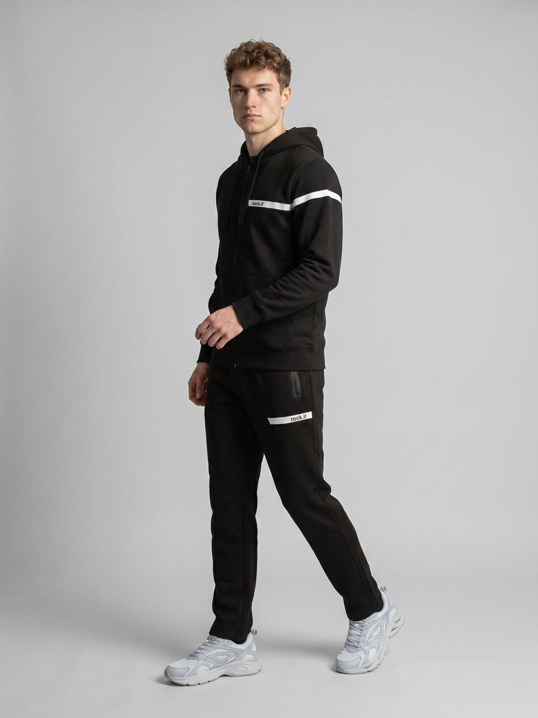 Rock.it Men Black Solid Round Neck Full Sleeve Winter Tracksuit