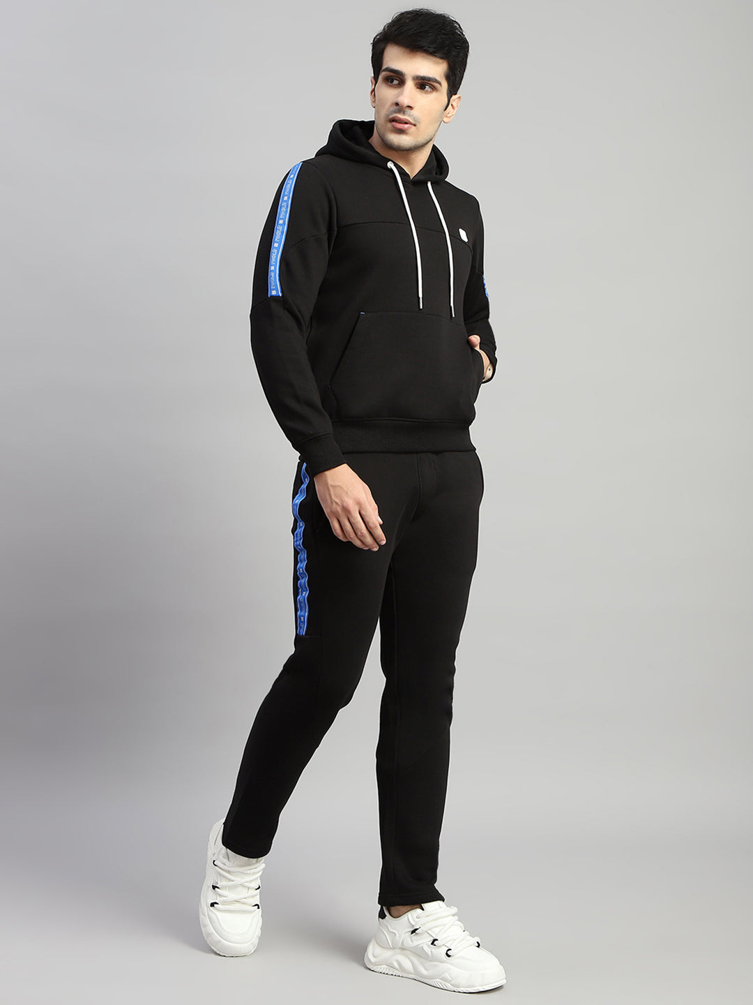 Rock.it Men Black Solid Round Neck Full Sleeve Winter Tracksuit