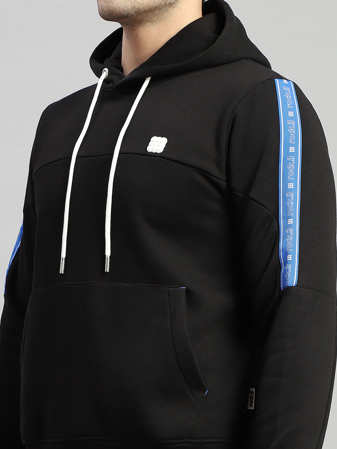 Rock.it Men Black Solid Round Neck Full Sleeve Winter Tracksuit
