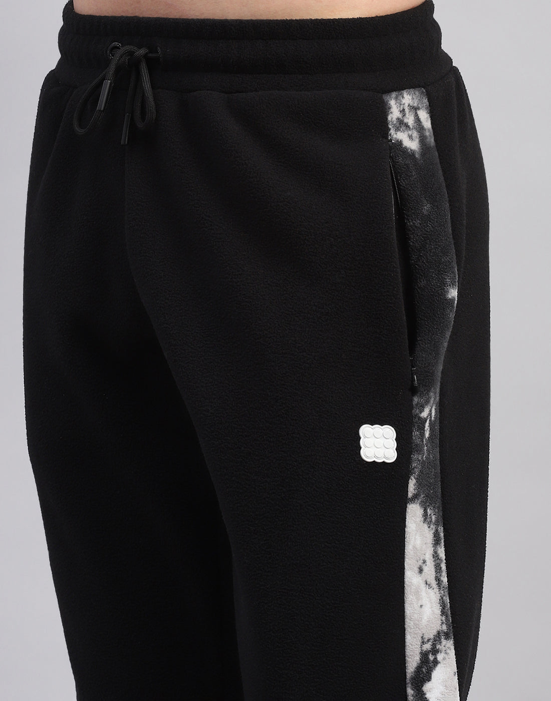 Rock.it Men Black Printed Round Neck Full Sleeve Tracksuit