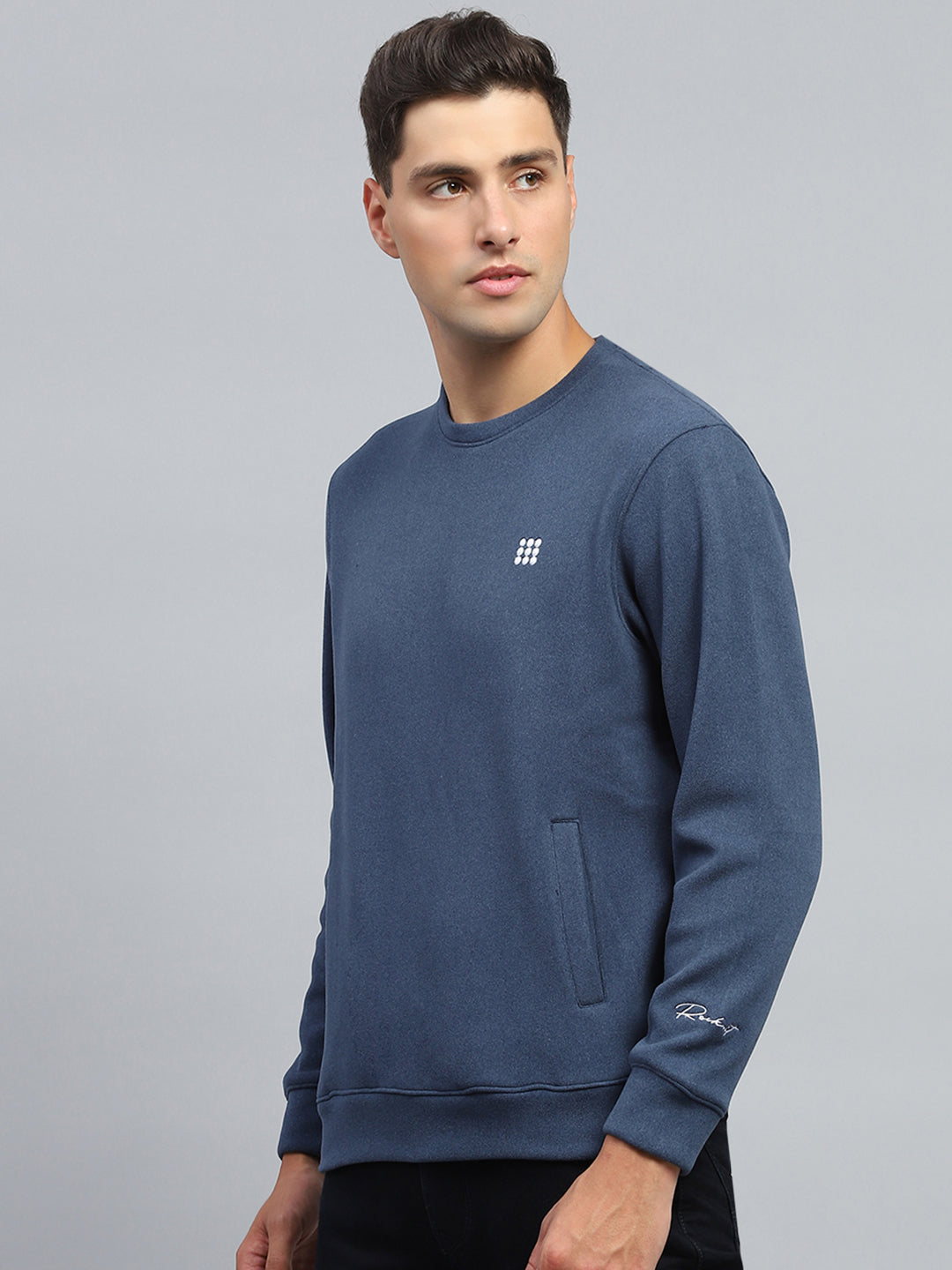 Rock.it Men Blue Solid Round Neck Full Sleeve Sweatshirt