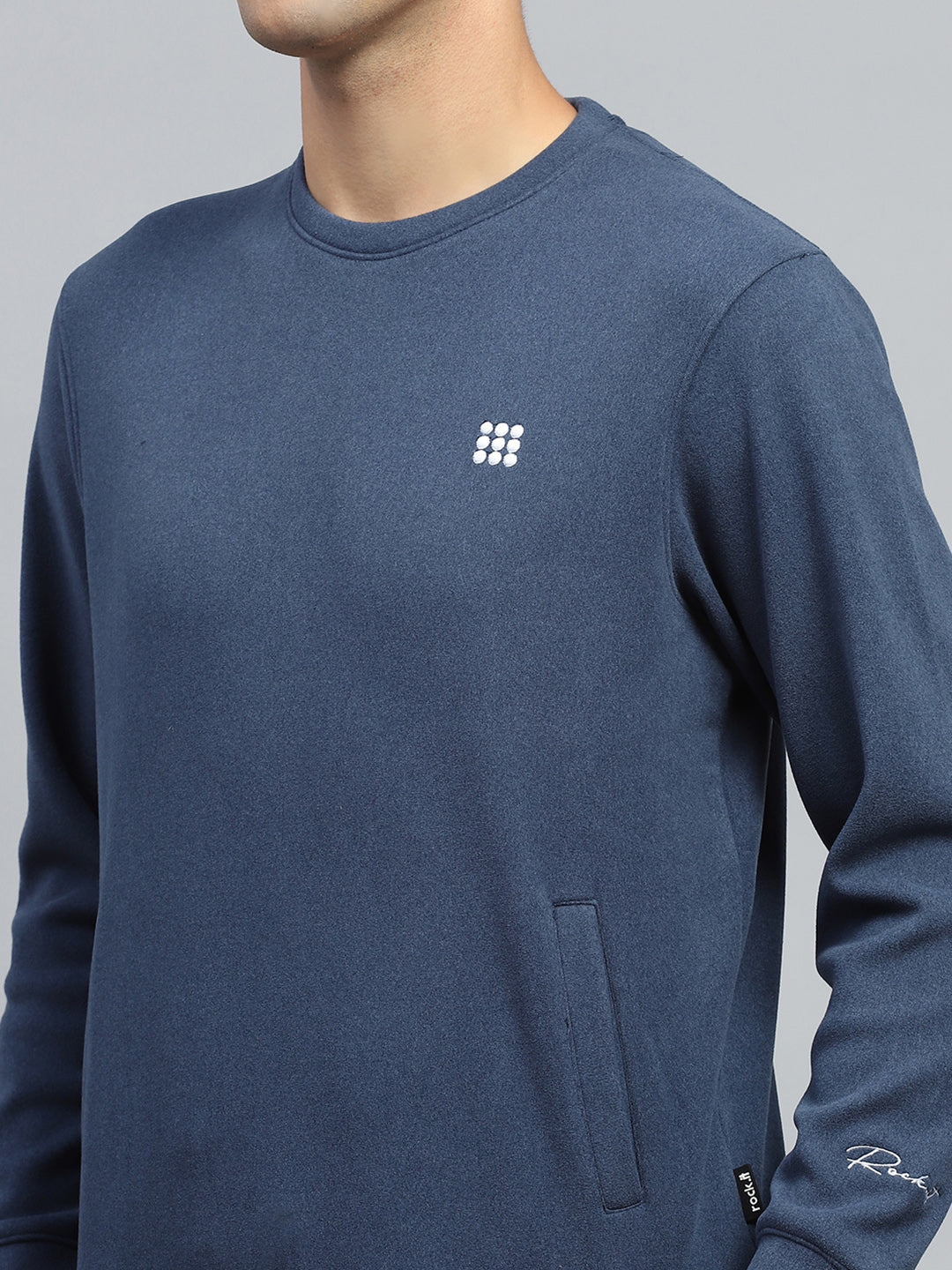 Rock.it Men Blue Solid Round Neck Full Sleeve Sweatshirt