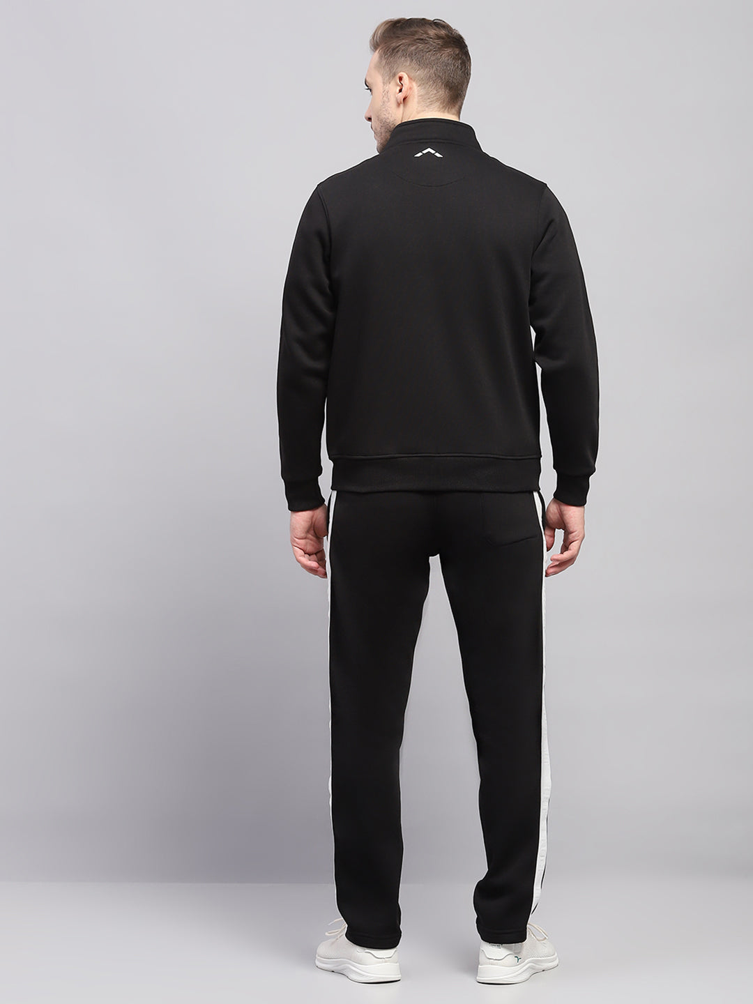 Rock.it Men Black Solid Mock Neck Full Sleeve Winter Tracksuit