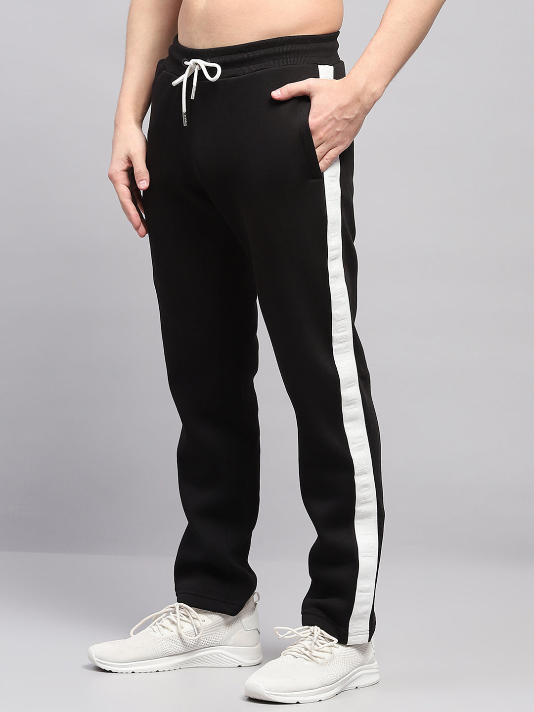 Rock.it Men Black Solid Mock Neck Full Sleeve Winter Tracksuit