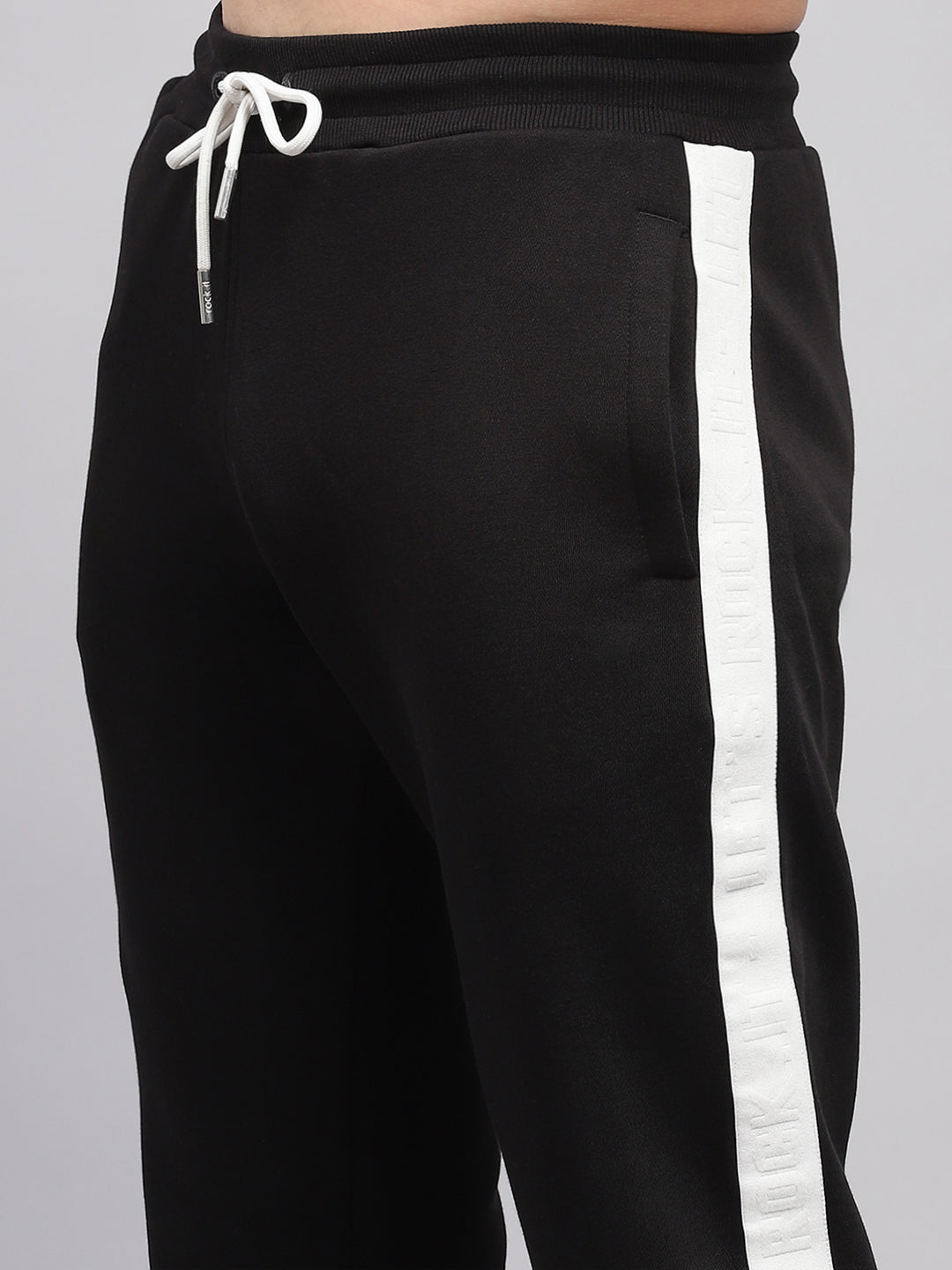Rock.it Men Black Solid Mock Neck Full Sleeve Winter Tracksuit