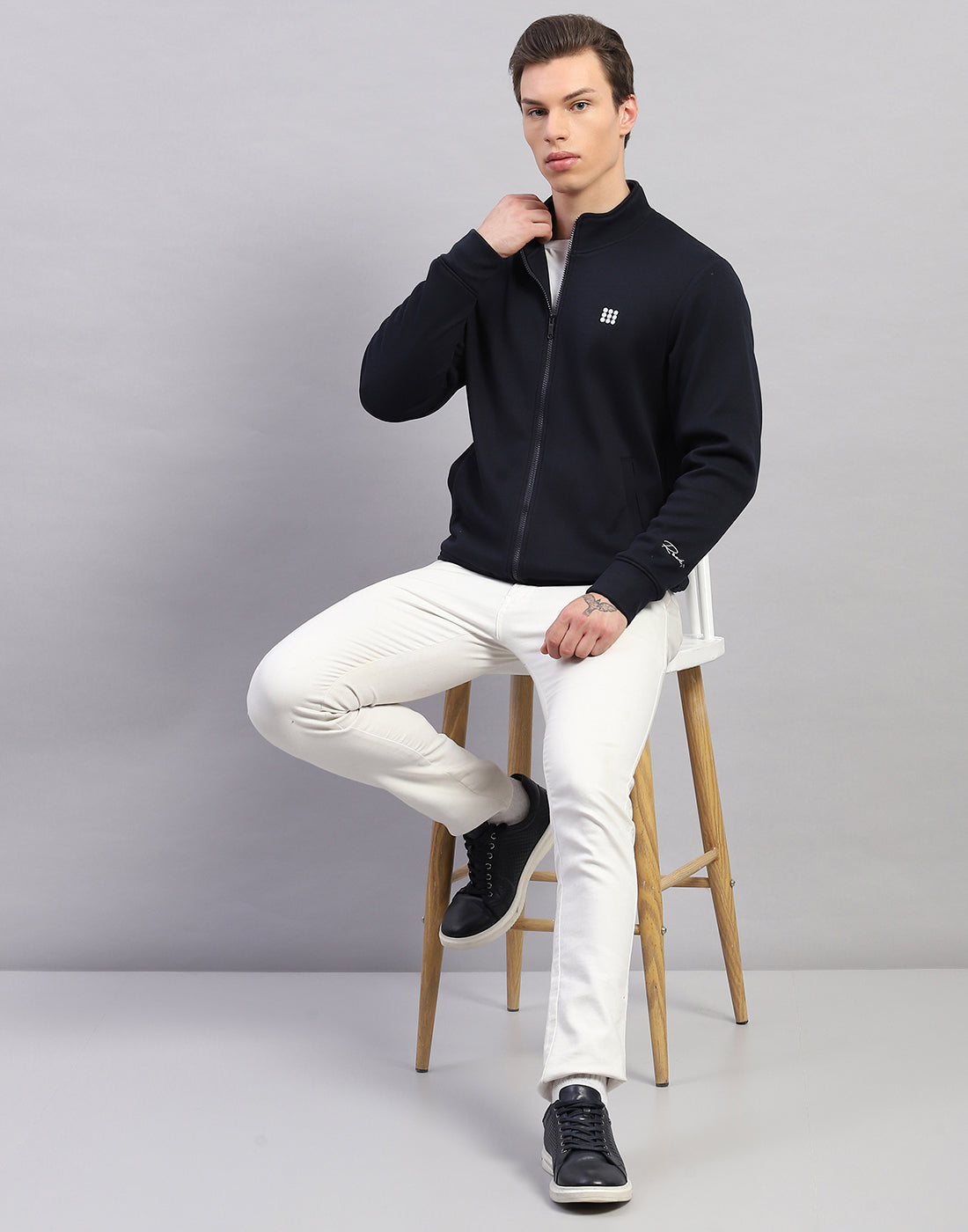 Rock.it Men Navy Blue Solid Round Neck Full Sleeve Sweatshirt